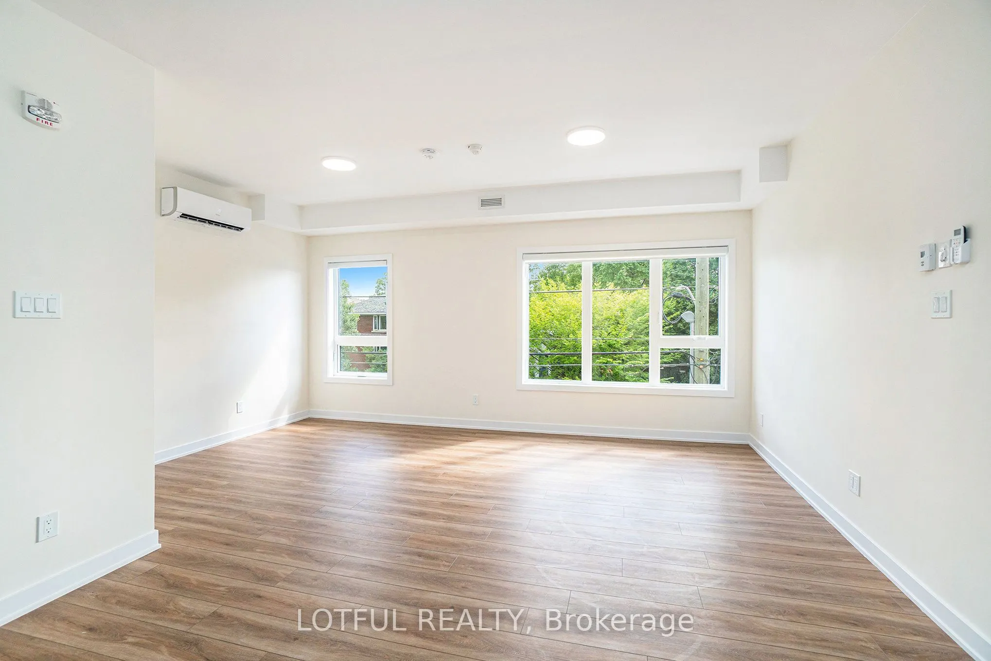 630 Churchill Avenue N, #201