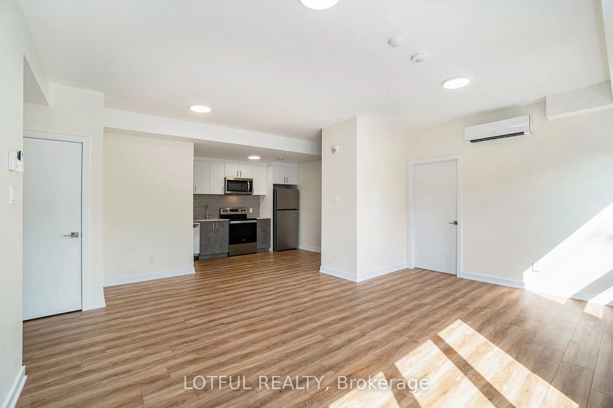 630 Churchill Avenue N, #201