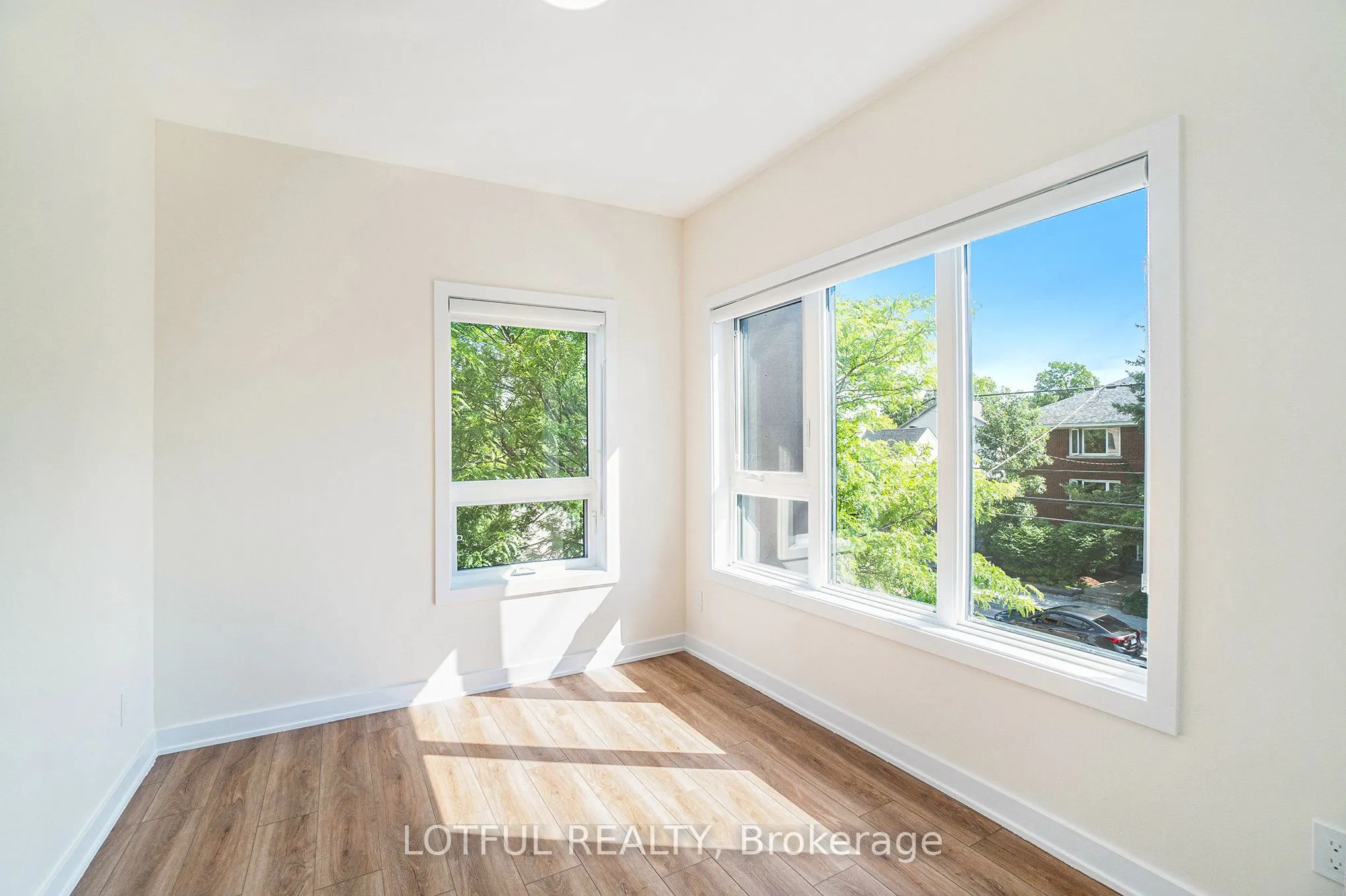 630 Churchill Avenue N, #201