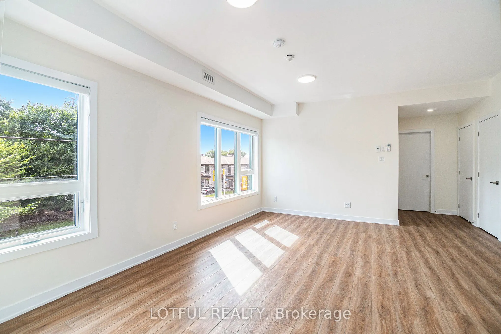 630 Churchill Avenue N, #201