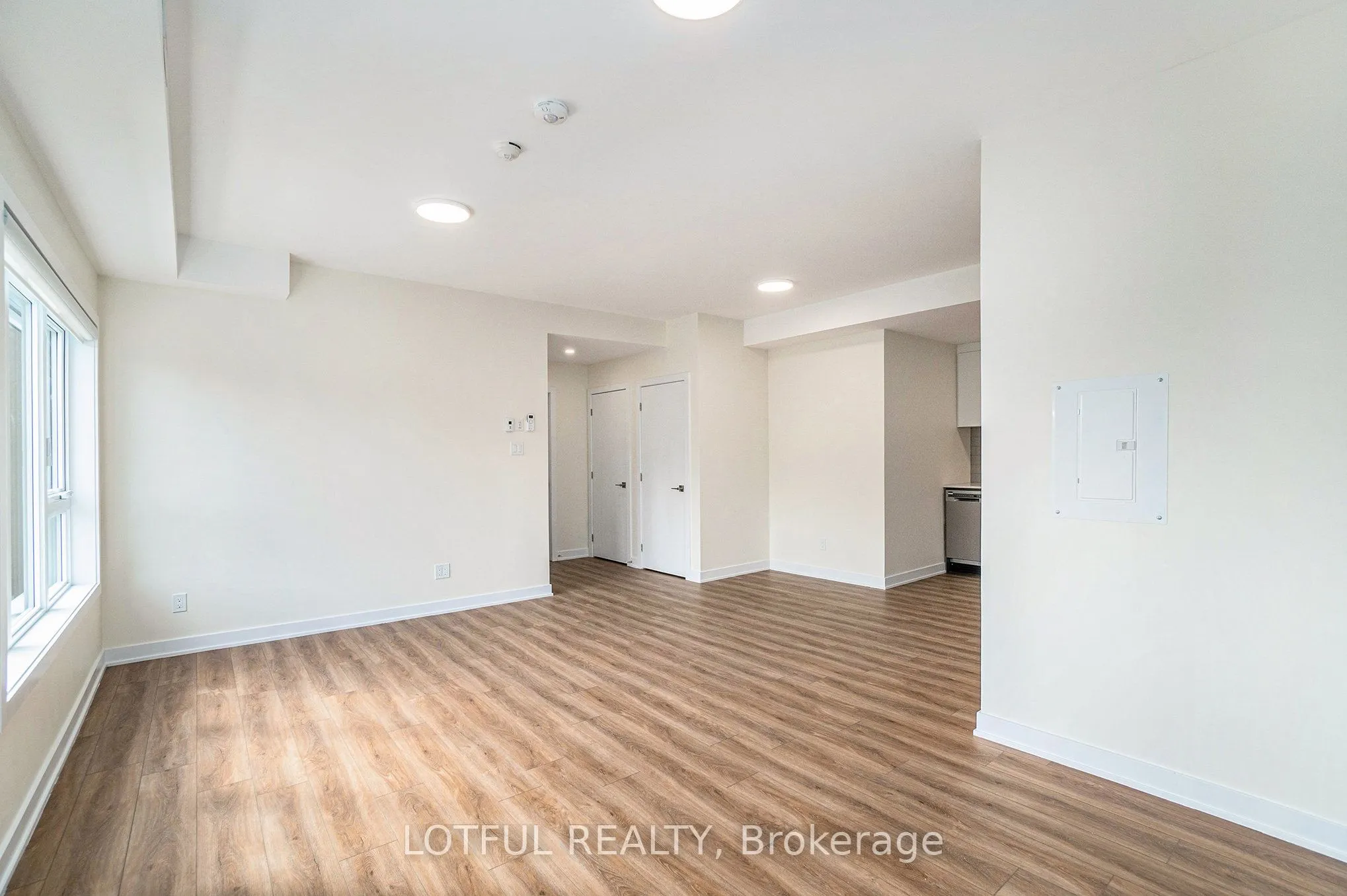 630 Churchill Avenue N, #201