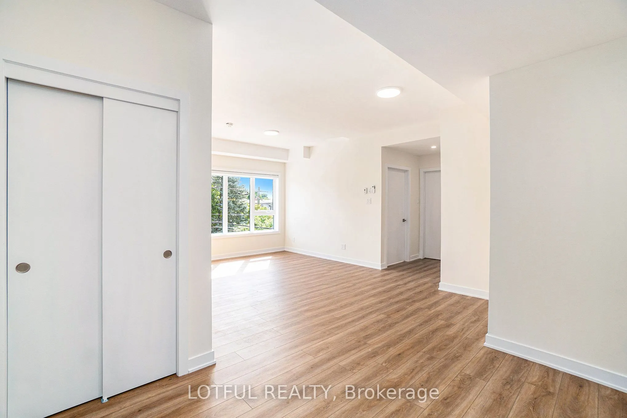 630 Churchill Avenue N, #201