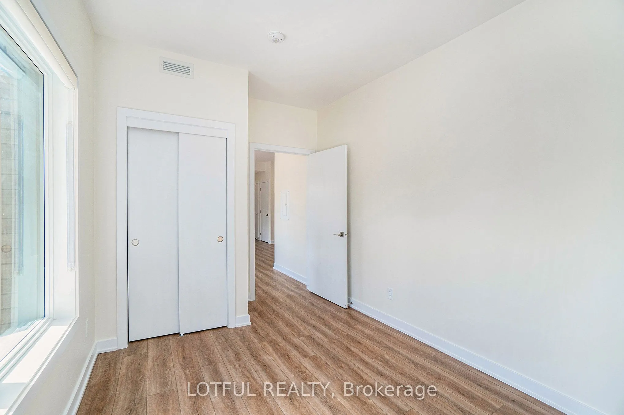 630 Churchill Avenue N, #201