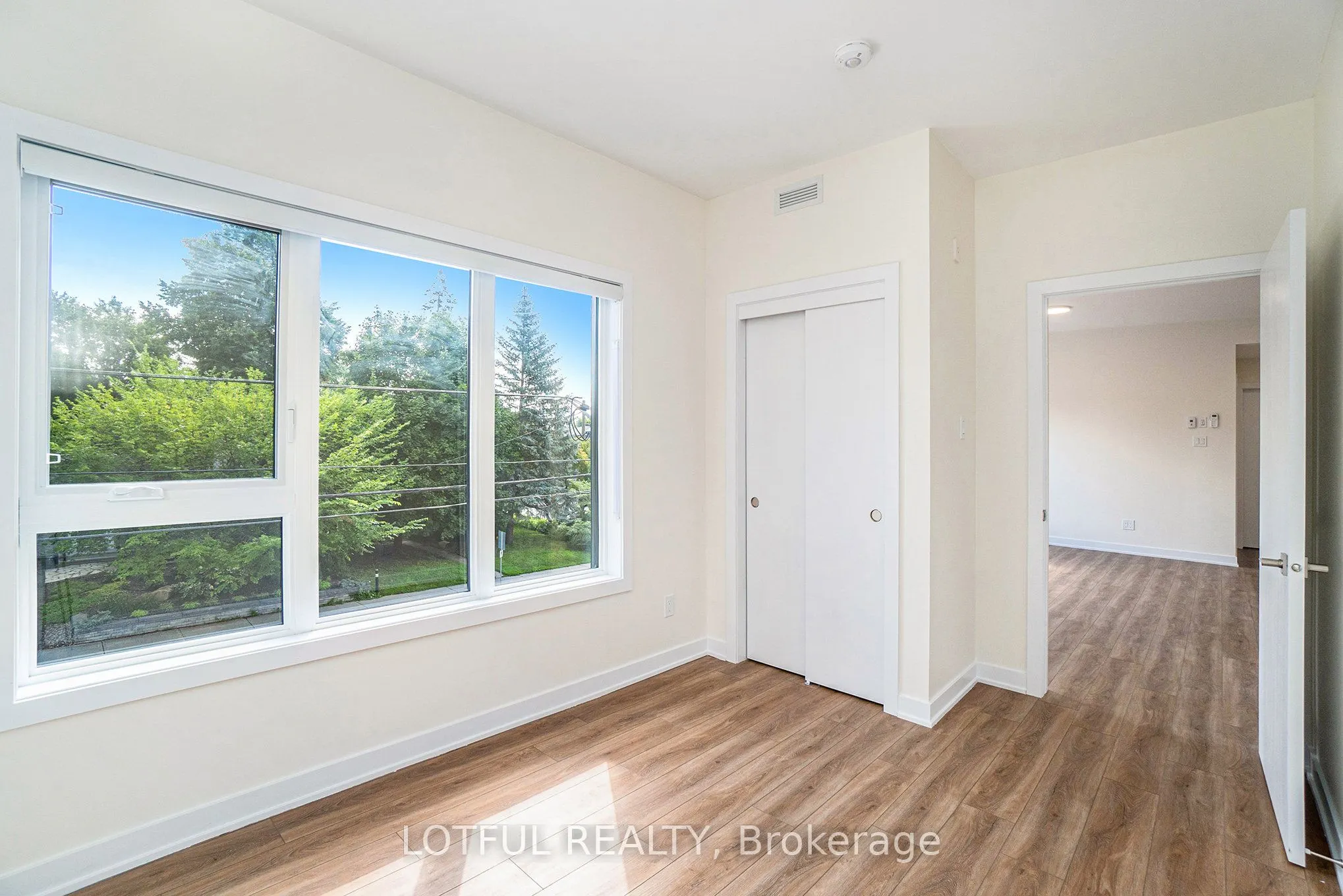 630 Churchill Avenue N, #201
