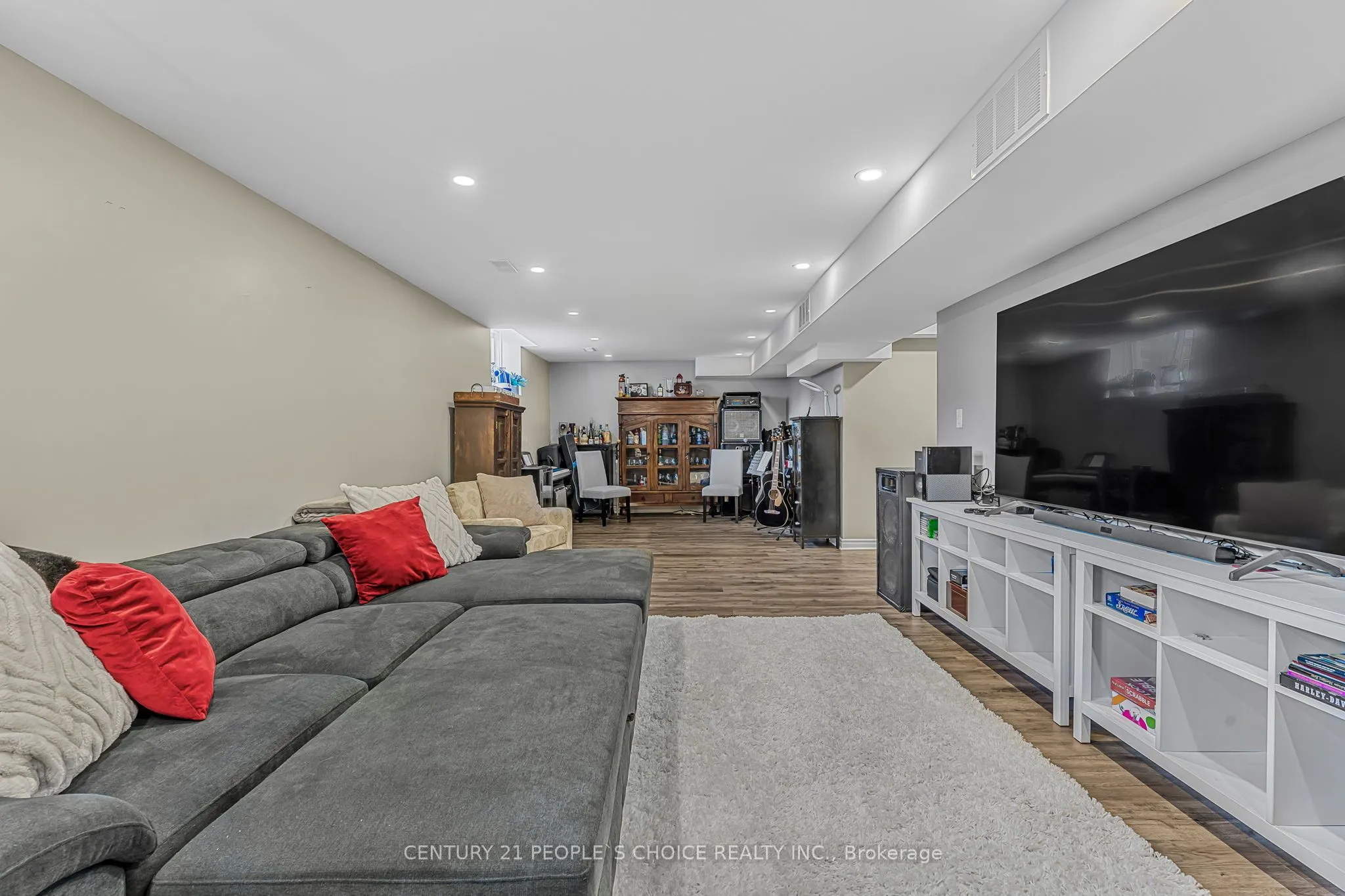 4 Riley Avenue