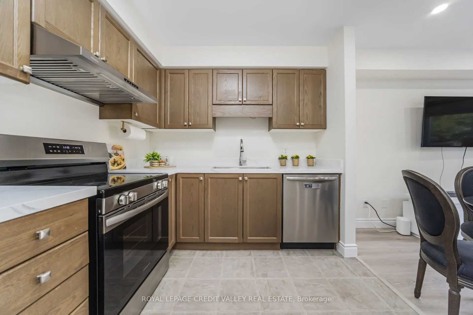 58 Rockcliffe Drive