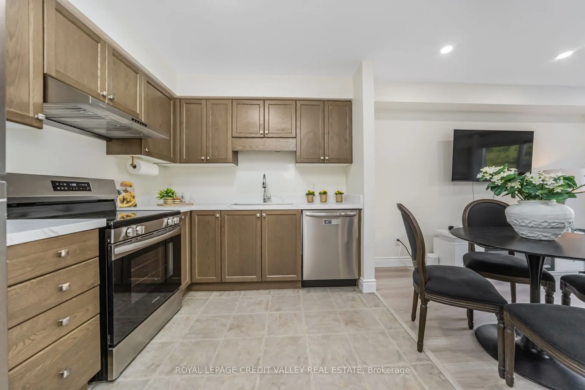 58 Rockcliffe Drive
