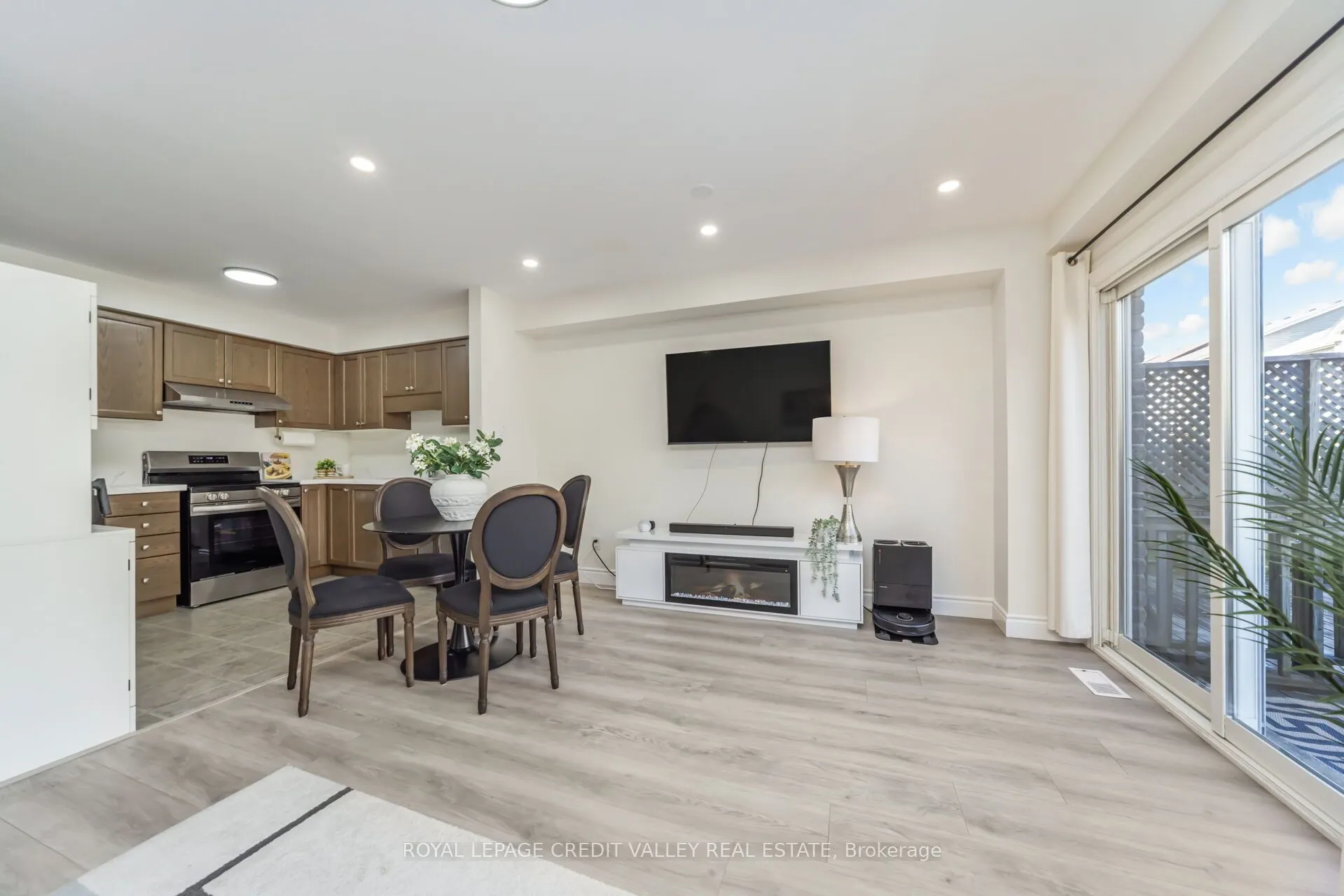 58 Rockcliffe Drive
