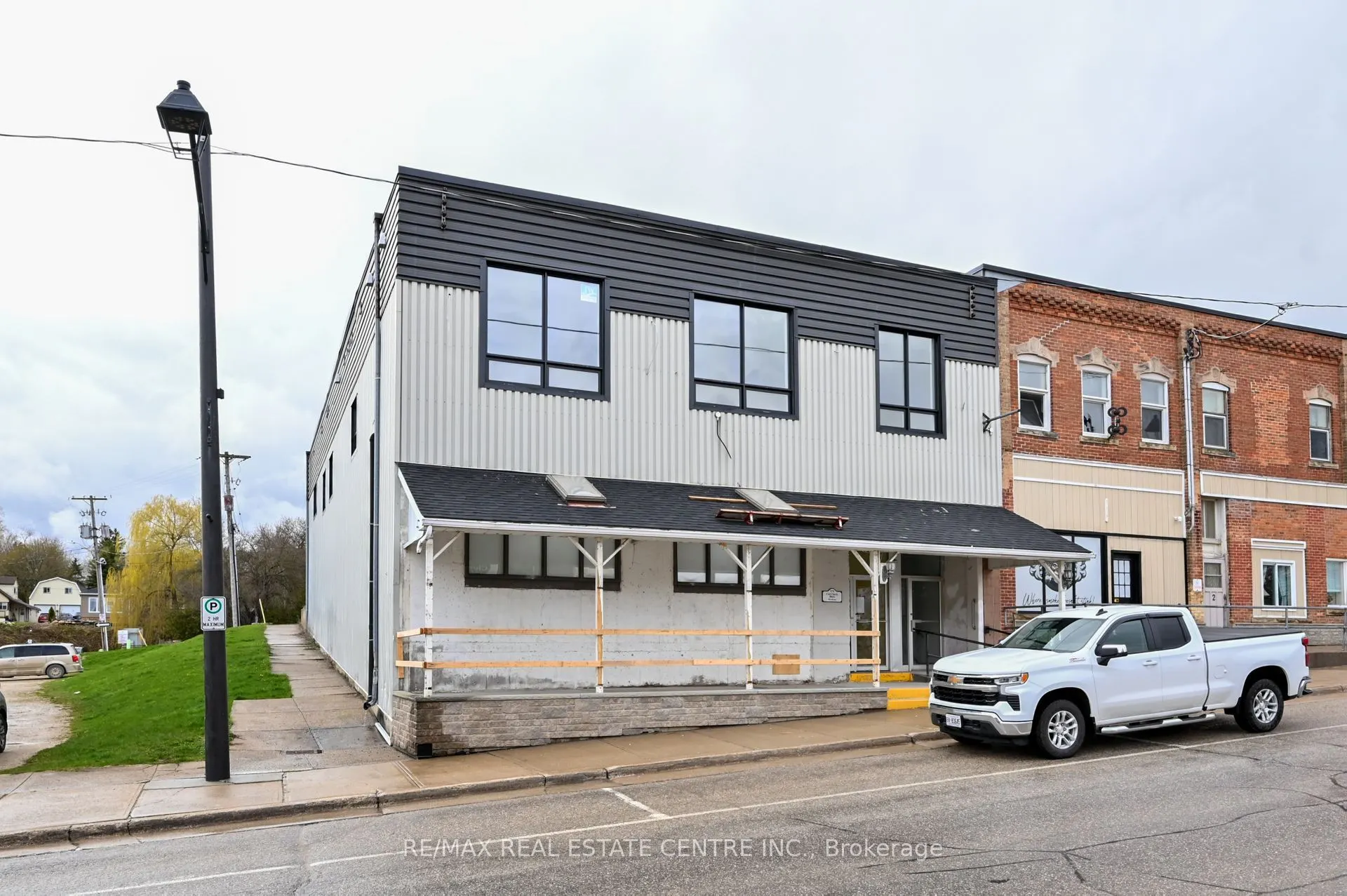 8 Main Street, #4