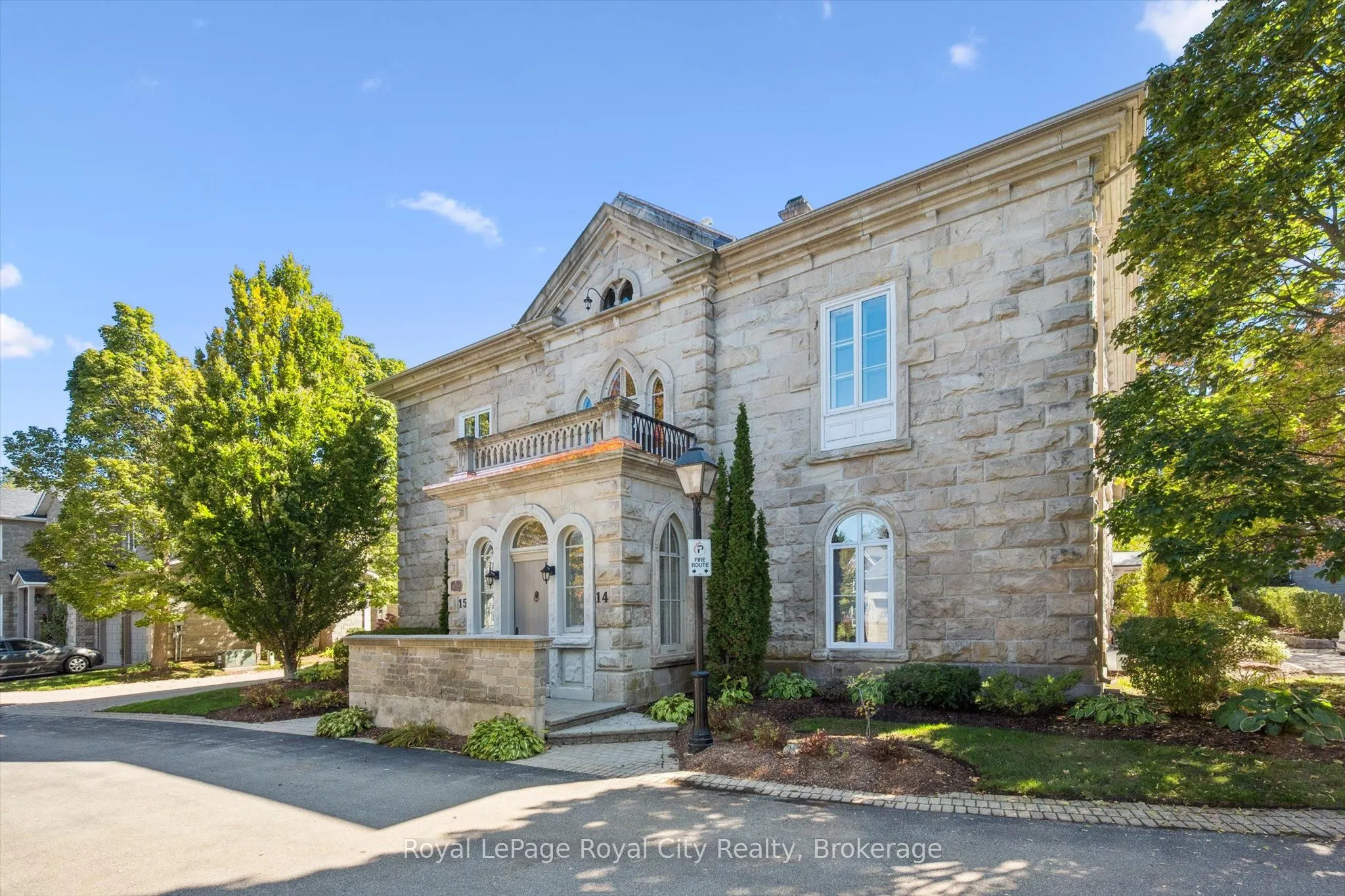 25 Manor Park Crescent, #15