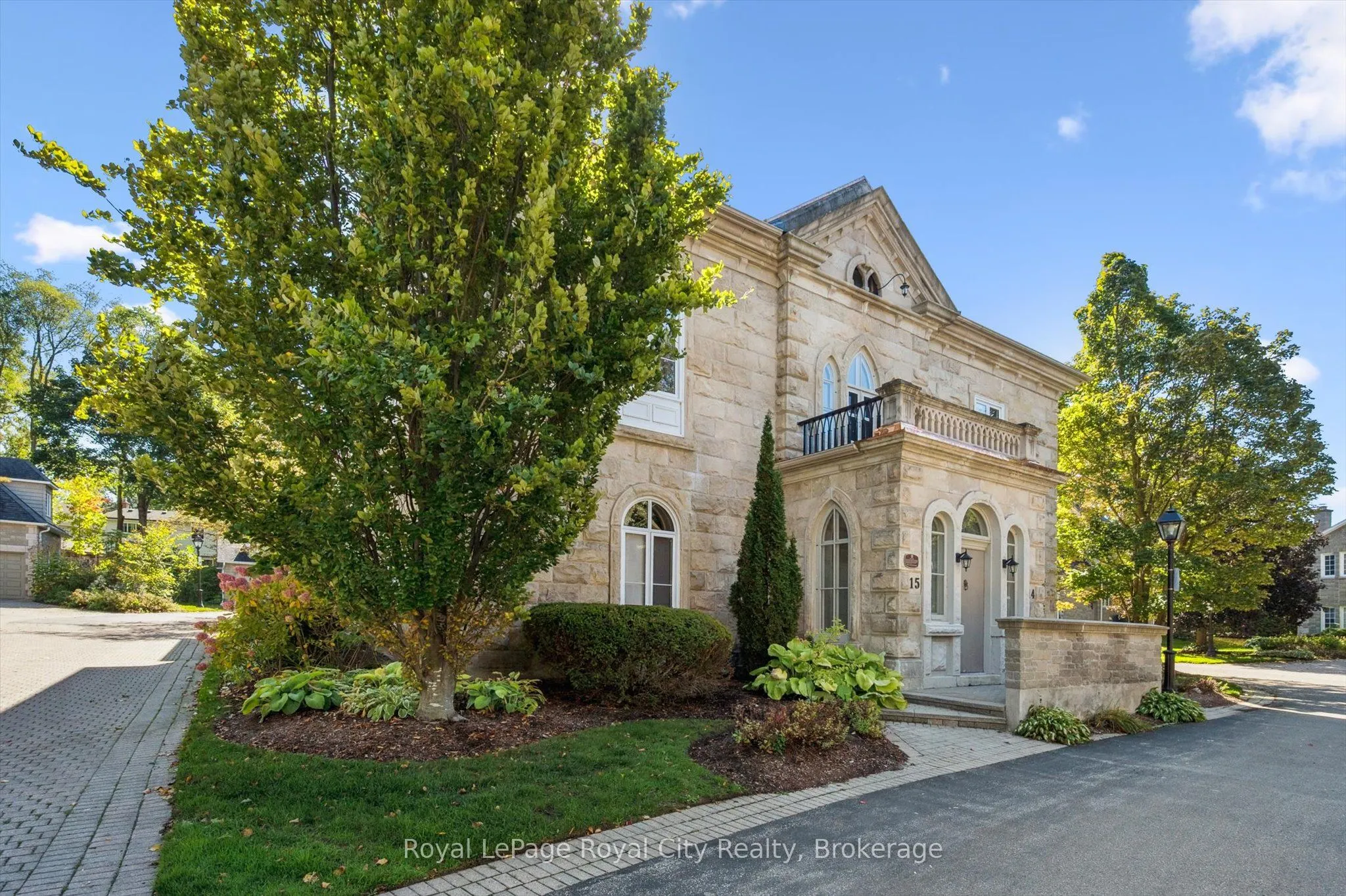 25 Manor Park Crescent, #15