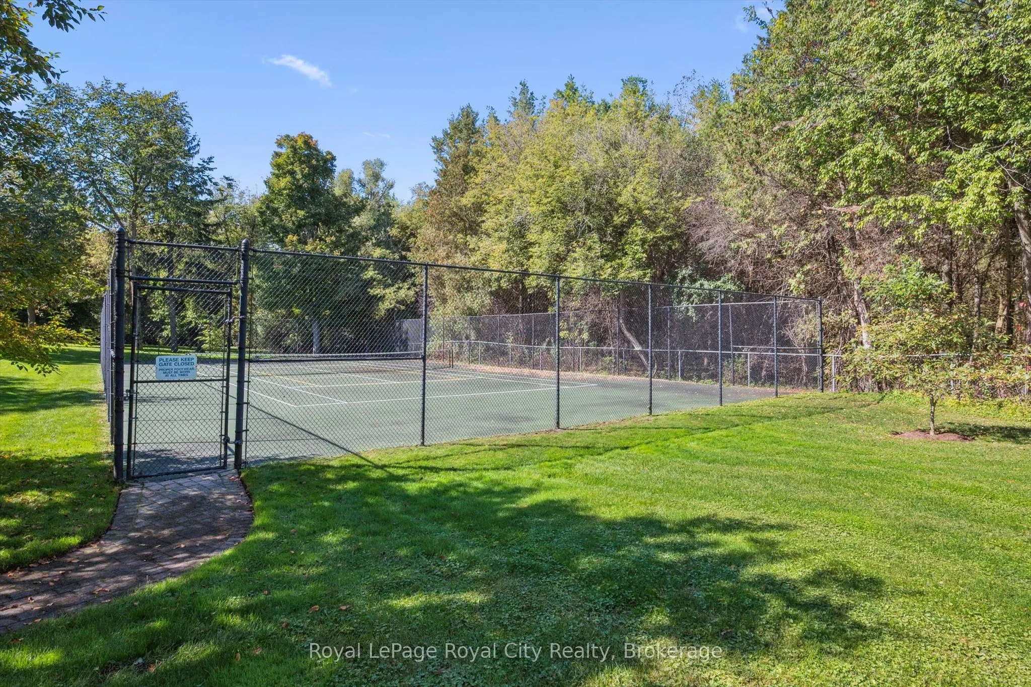 25 Manor Park Crescent, #15