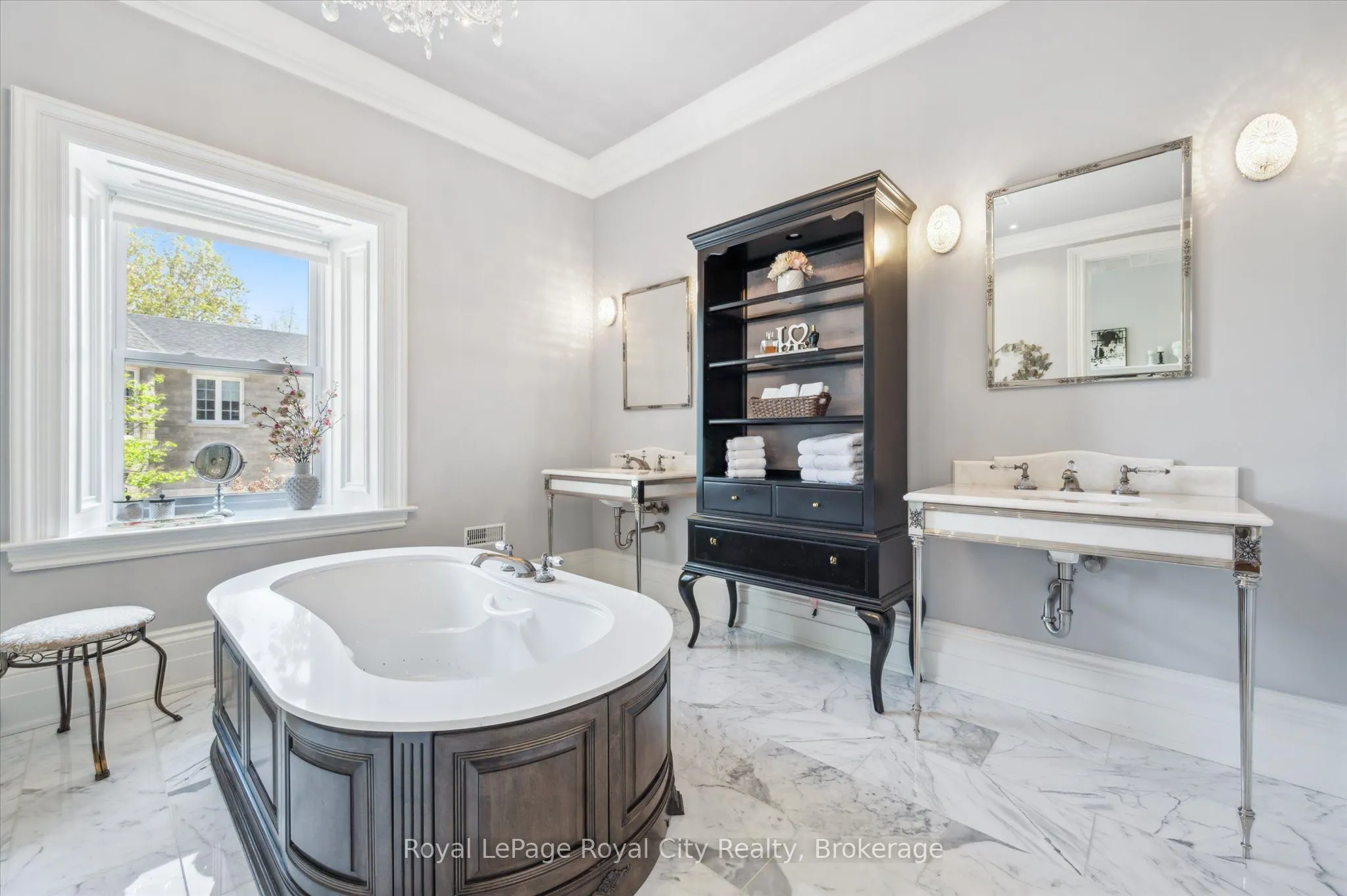 25 Manor Park Crescent, #15