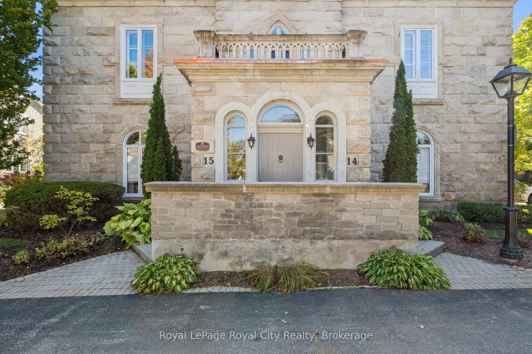 25 Manor Park Crescent, #15