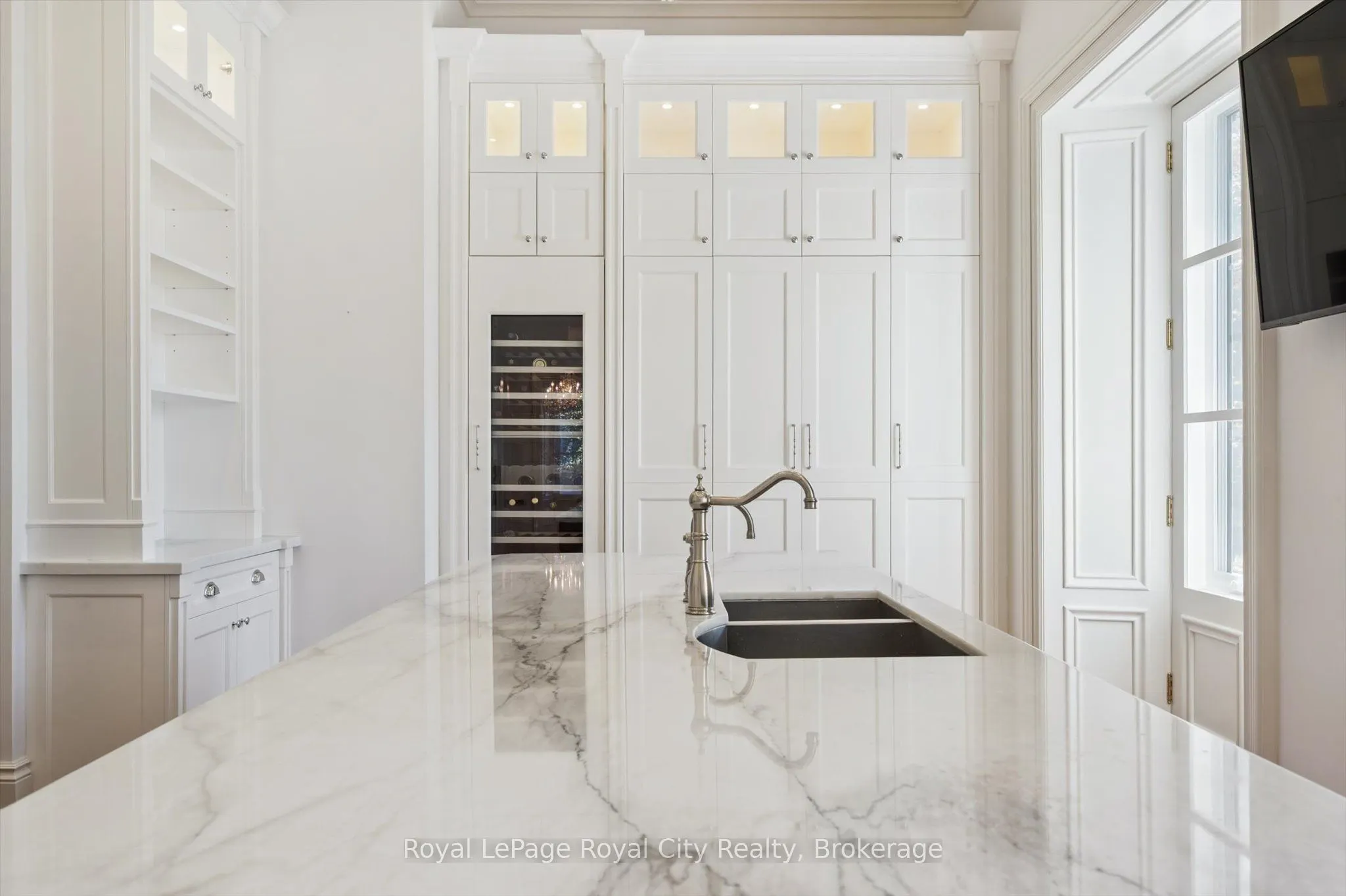 25 Manor Park Crescent, #15