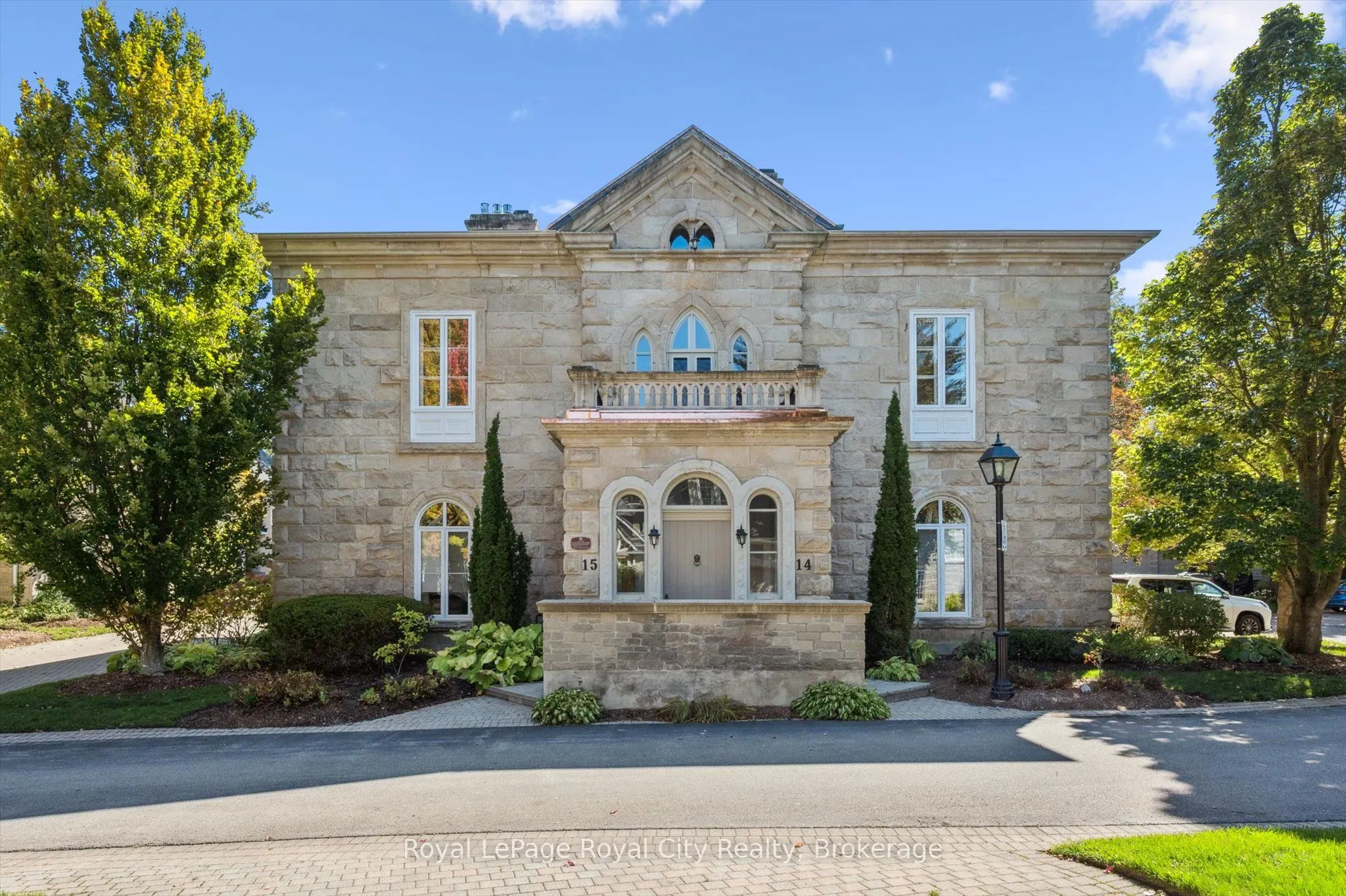 25 Manor Park Crescent, #15