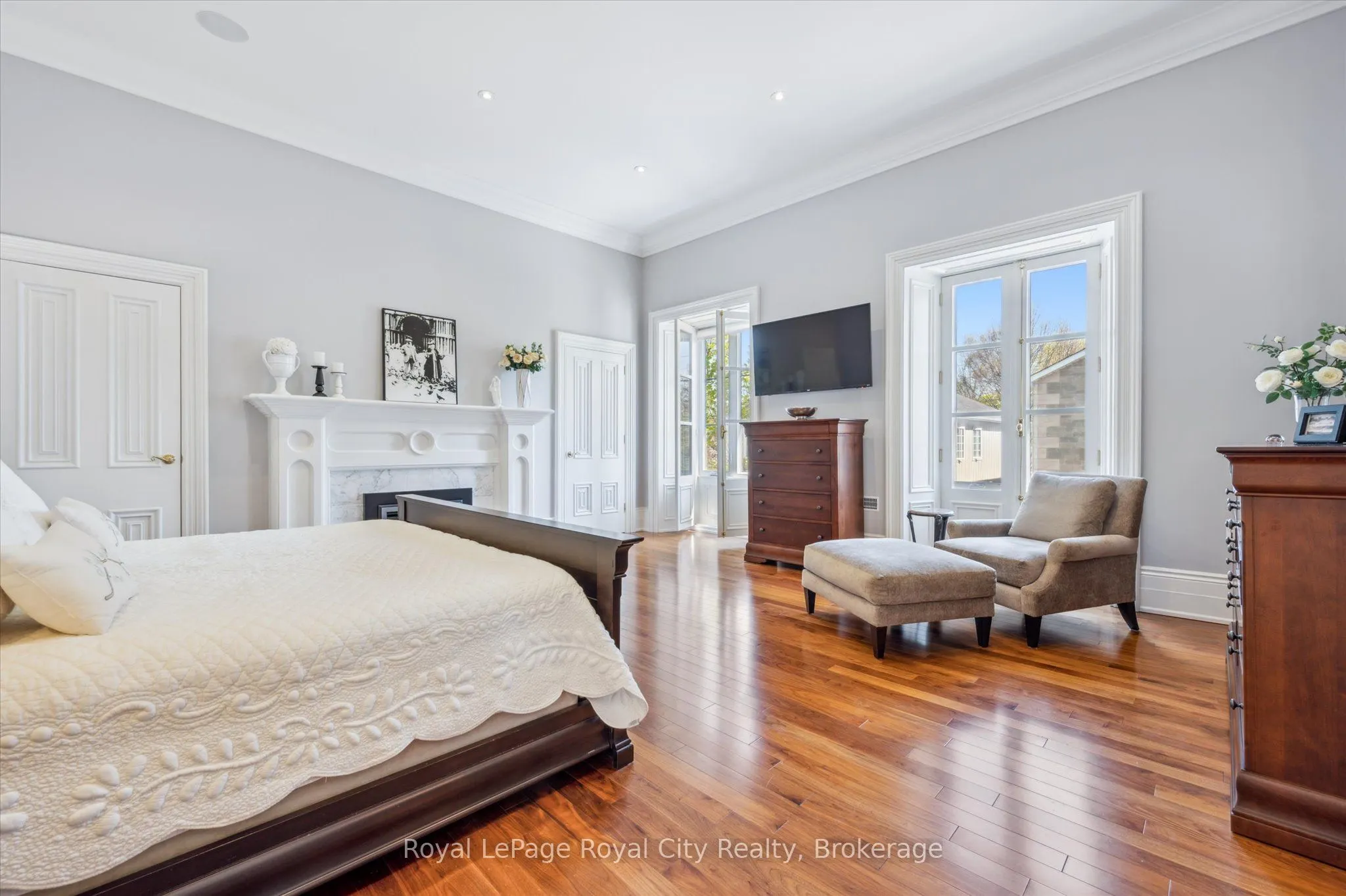 25 Manor Park Crescent, #15