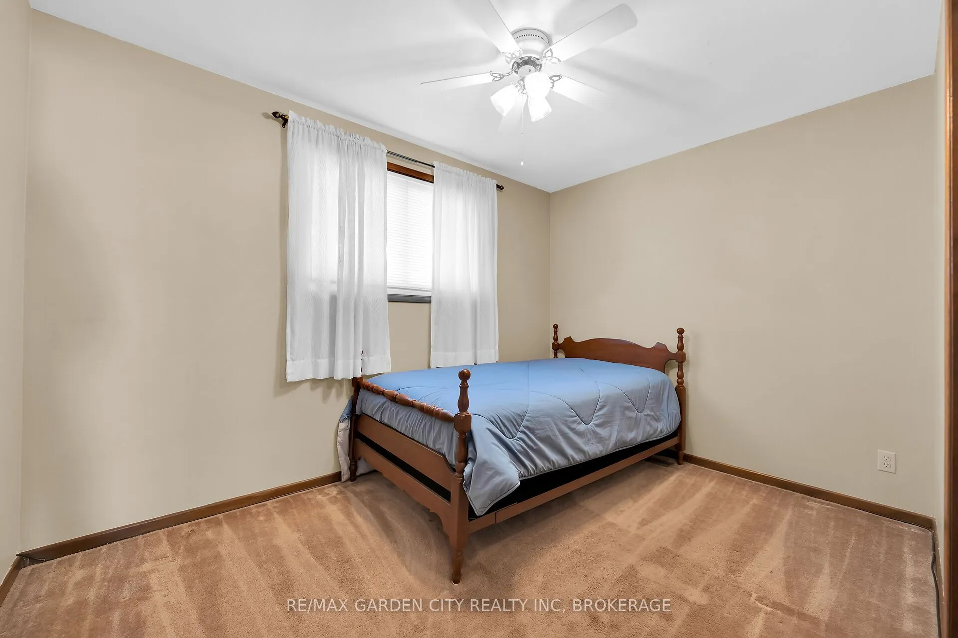 10 Macoomb Drive