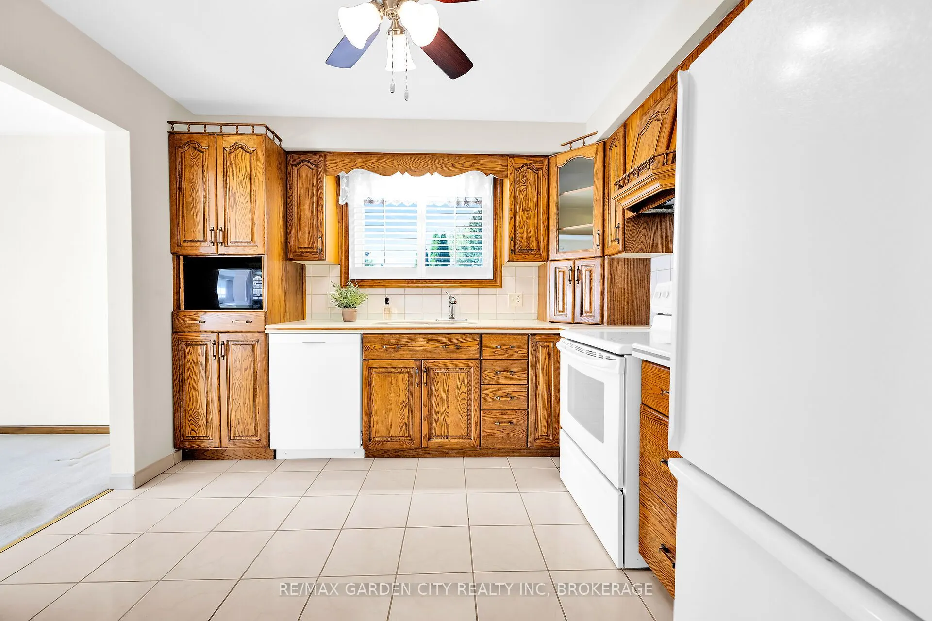 10 Macoomb Drive
