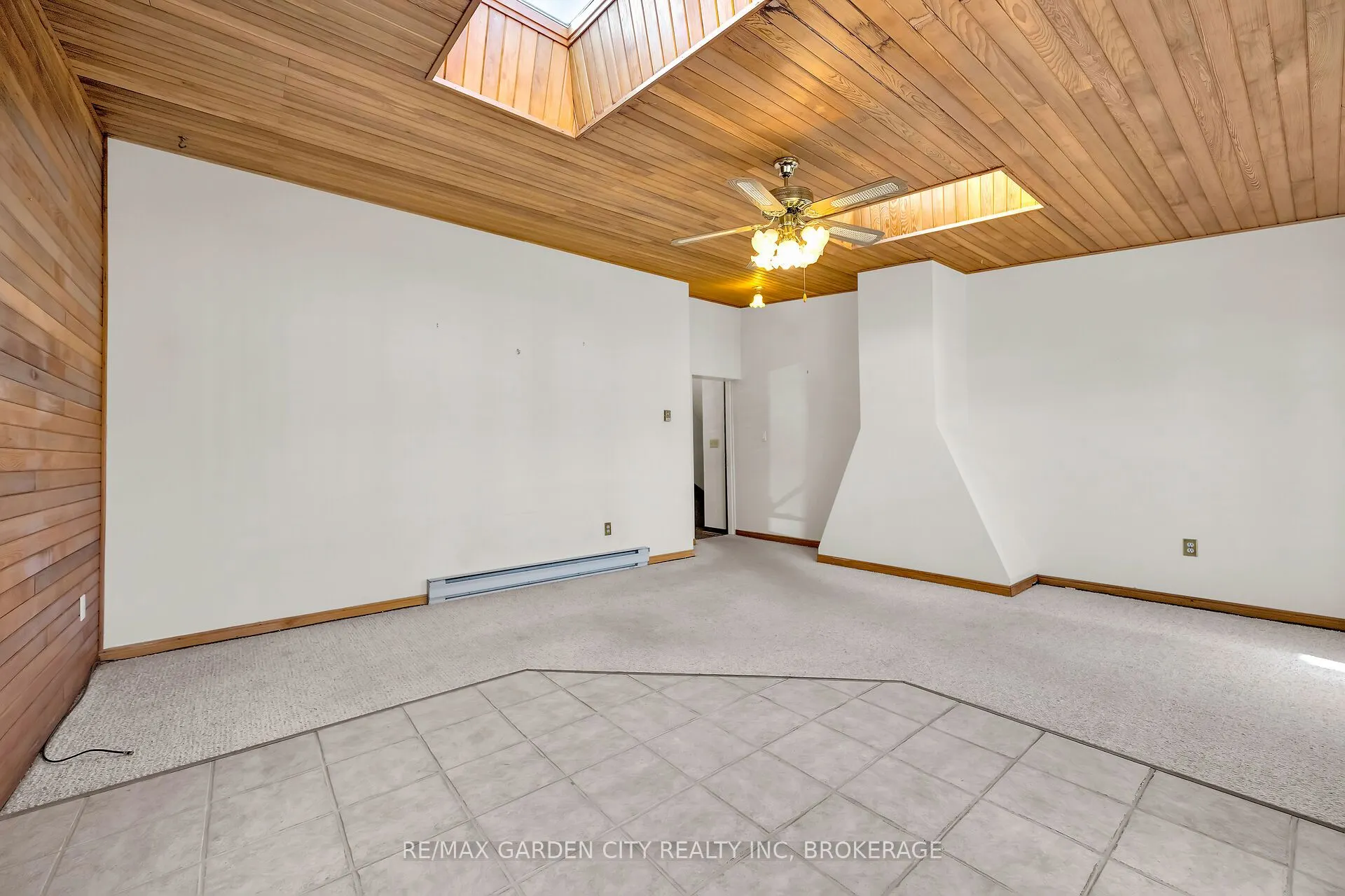 10 Macoomb Drive