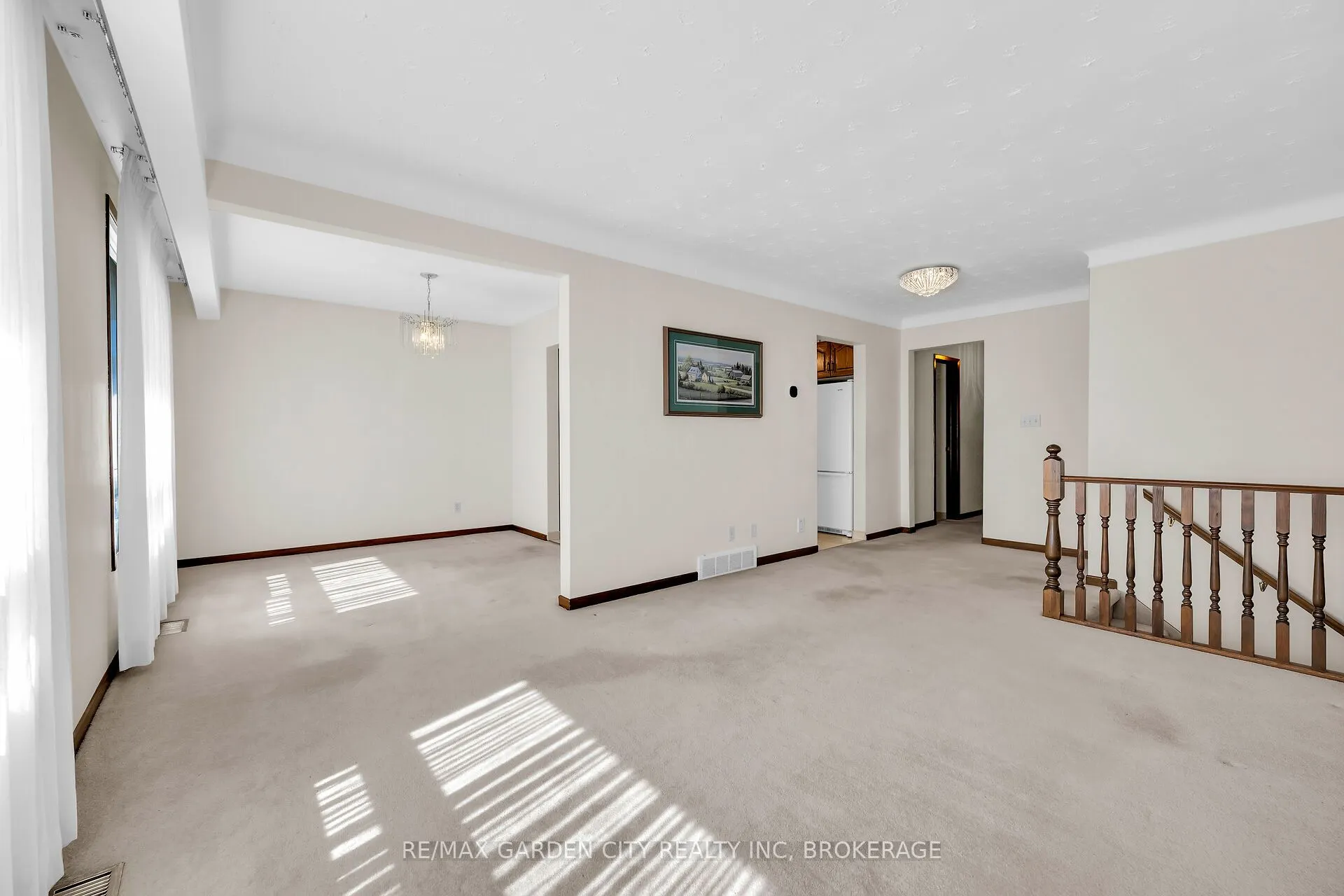 10 Macoomb Drive