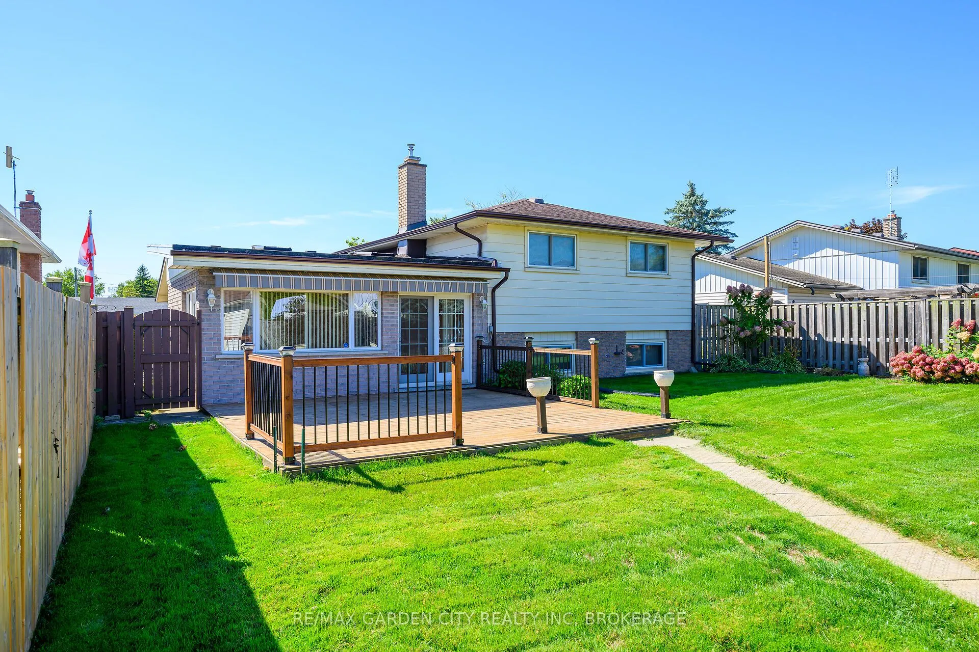 10 Macoomb Drive