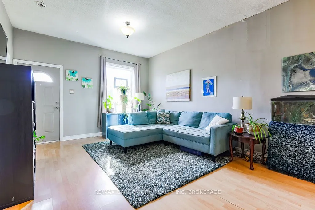 1009 Cannon Street E