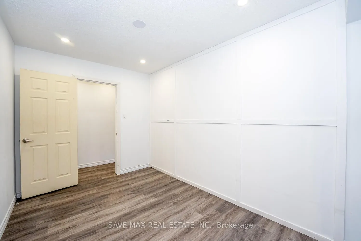 29 Renny Crescent