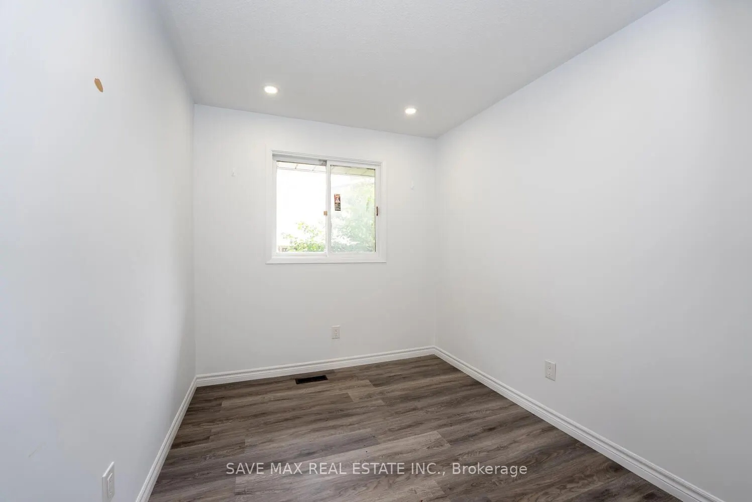 29 Renny Crescent
