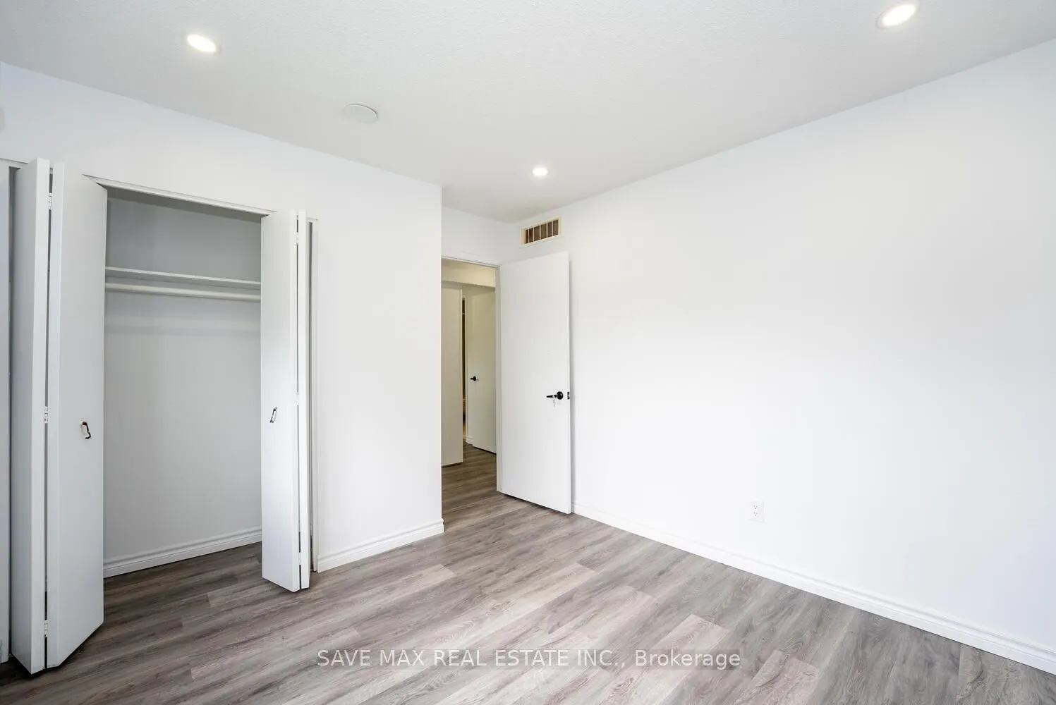 29 Renny Crescent