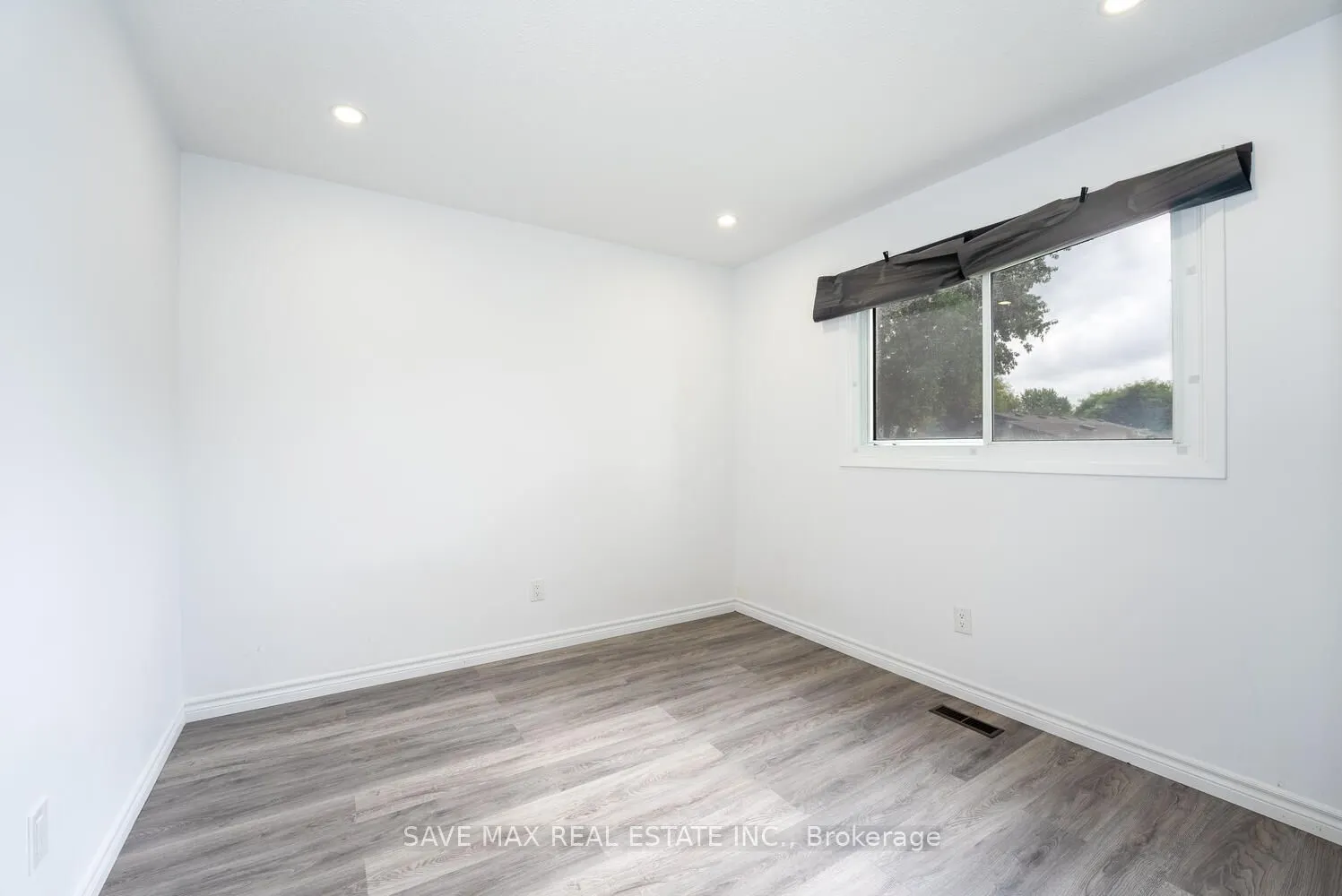 29 Renny Crescent