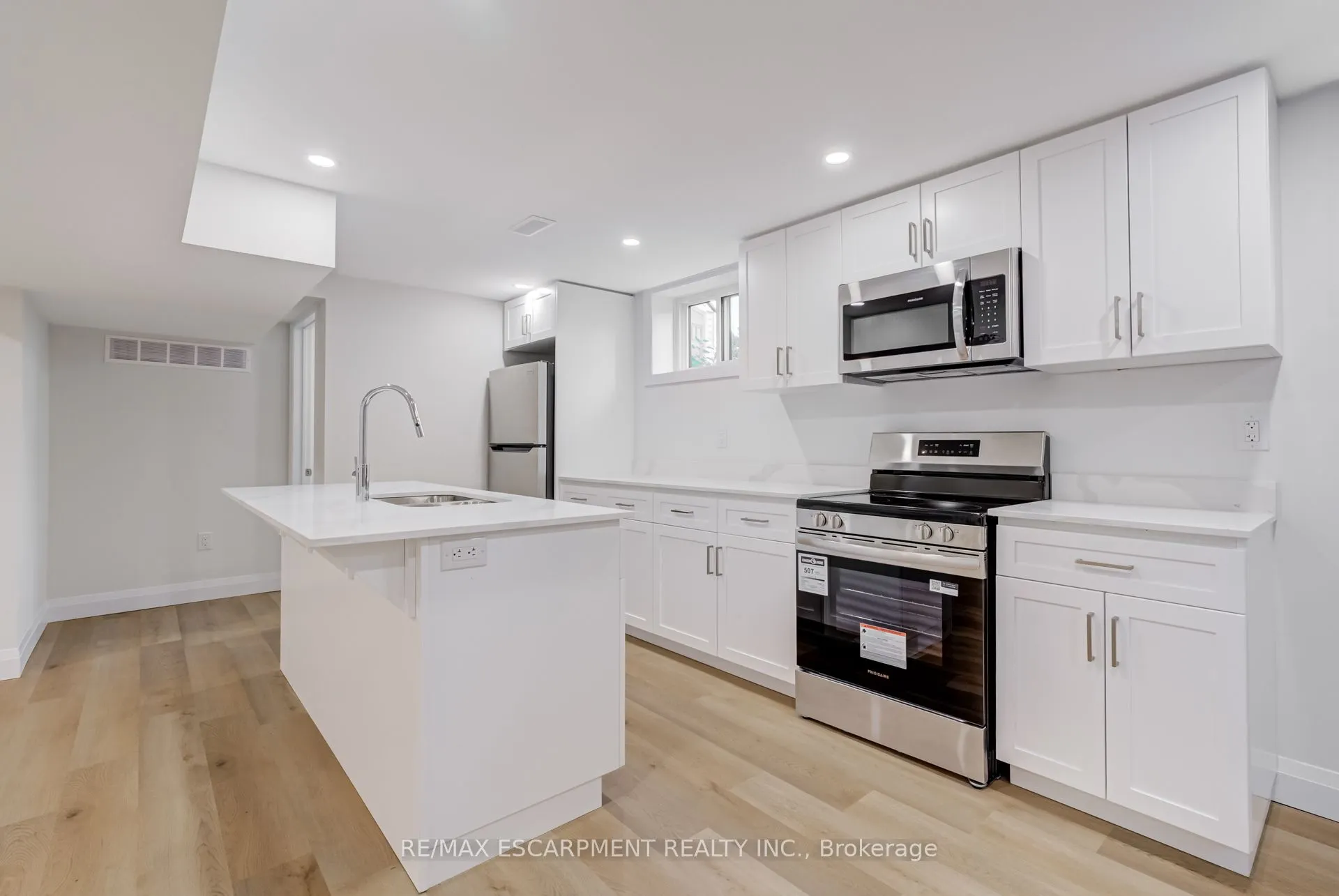 13 Skyland Drive