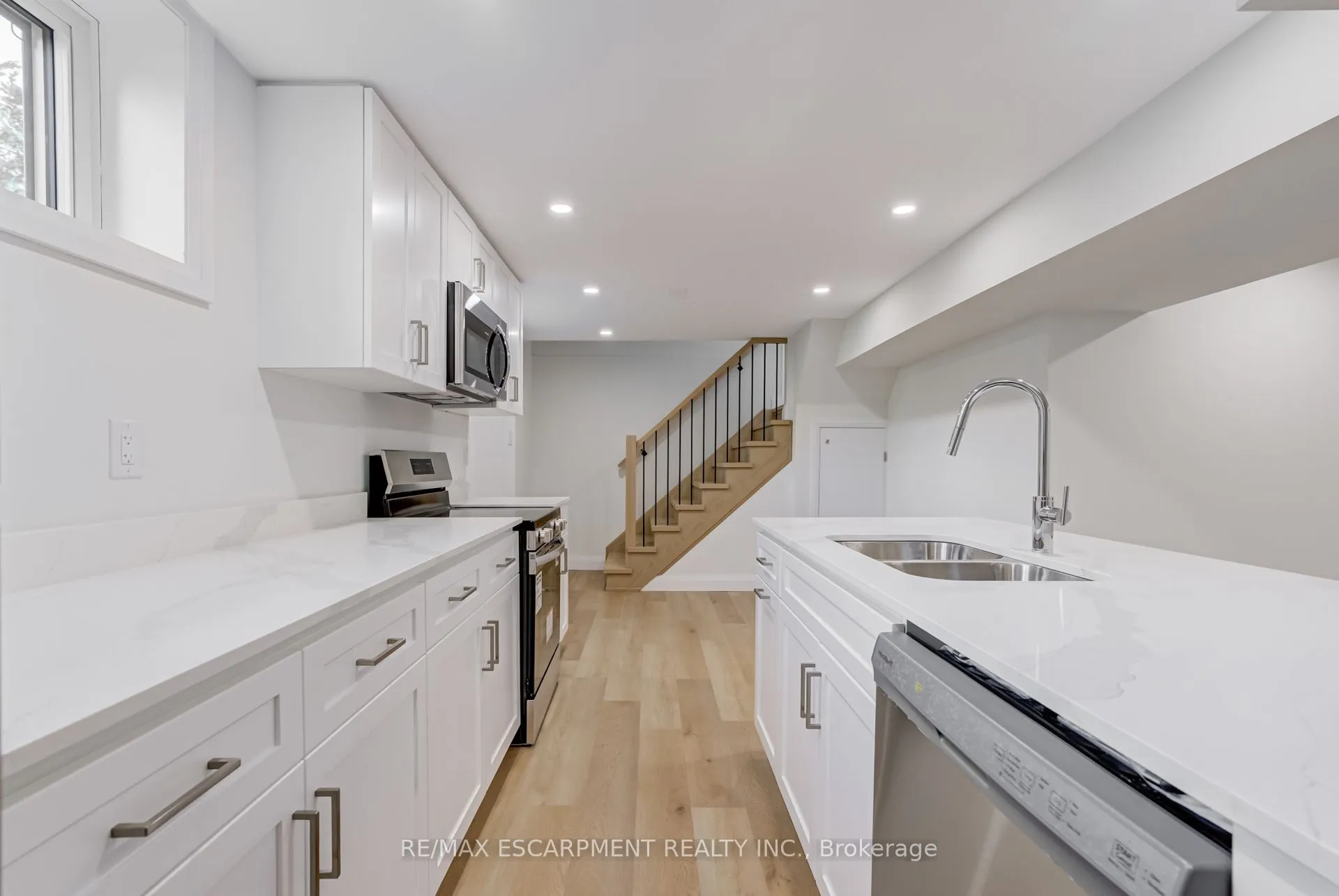 13 Skyland Drive