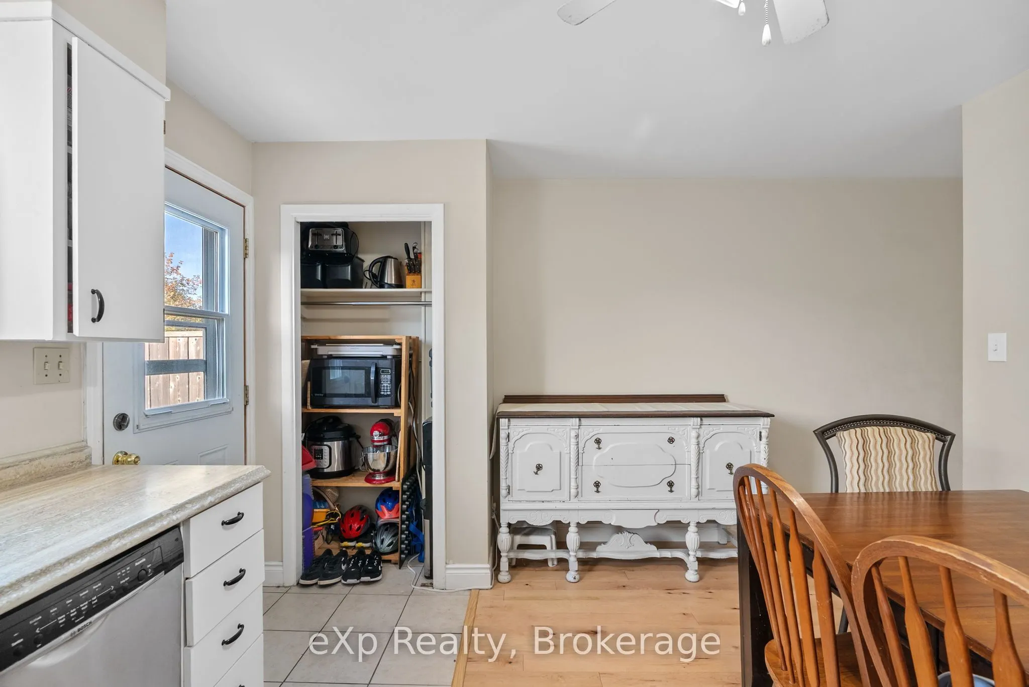 286 Dufferin Street, #2