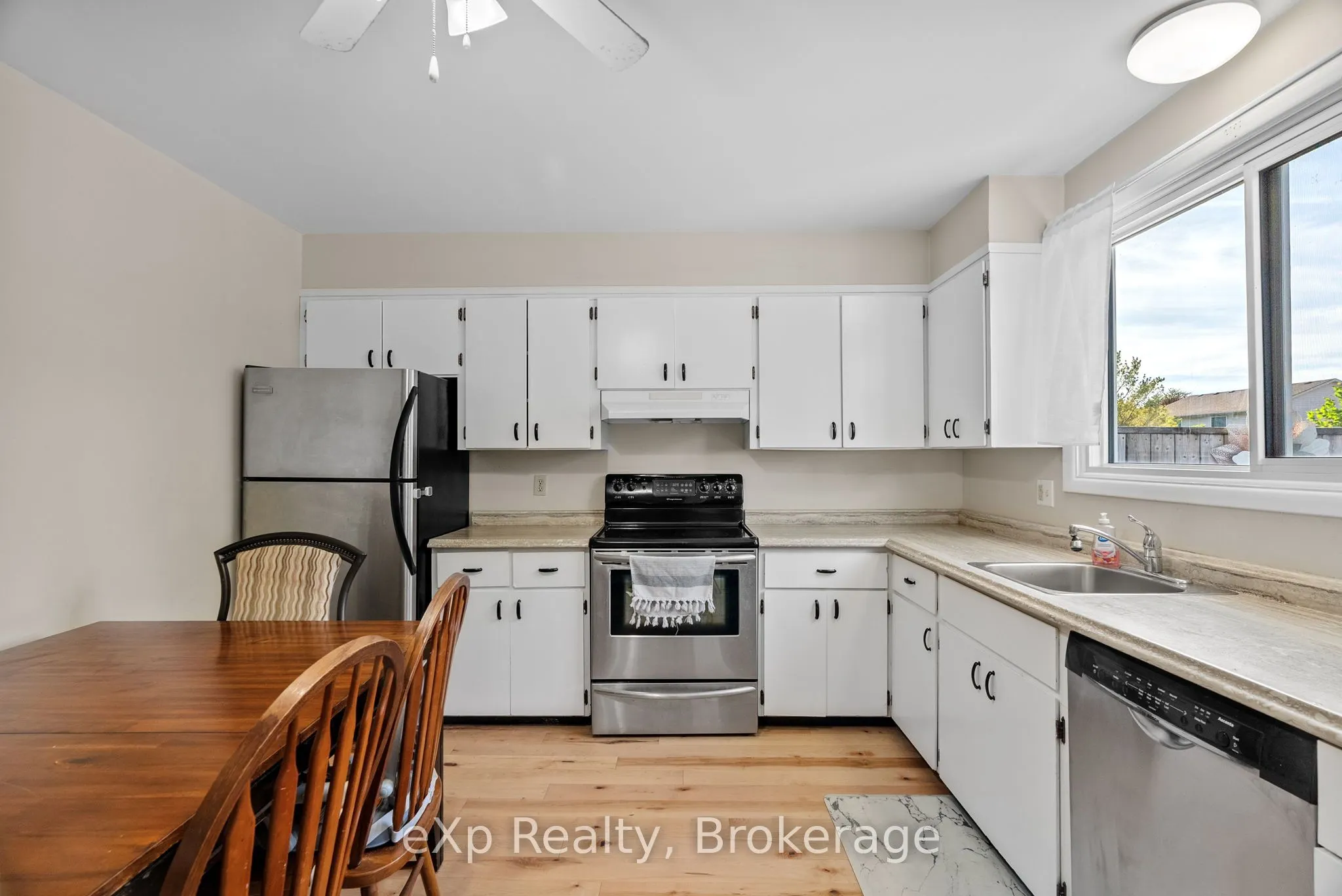 286 Dufferin Street, #2