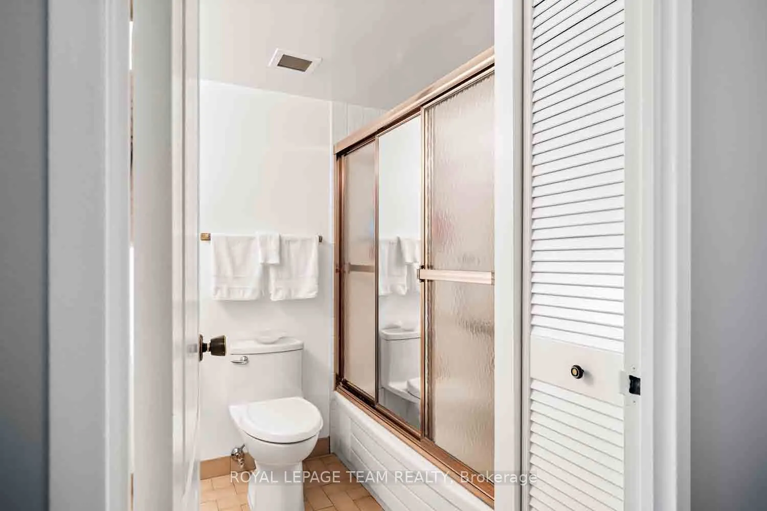 40 ARTHUR Street, #303