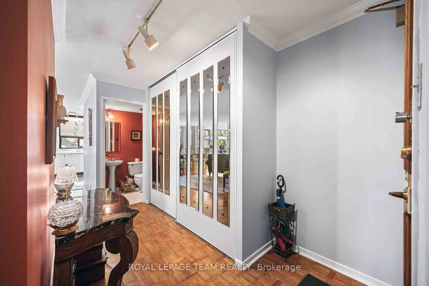 40 ARTHUR Street, #303