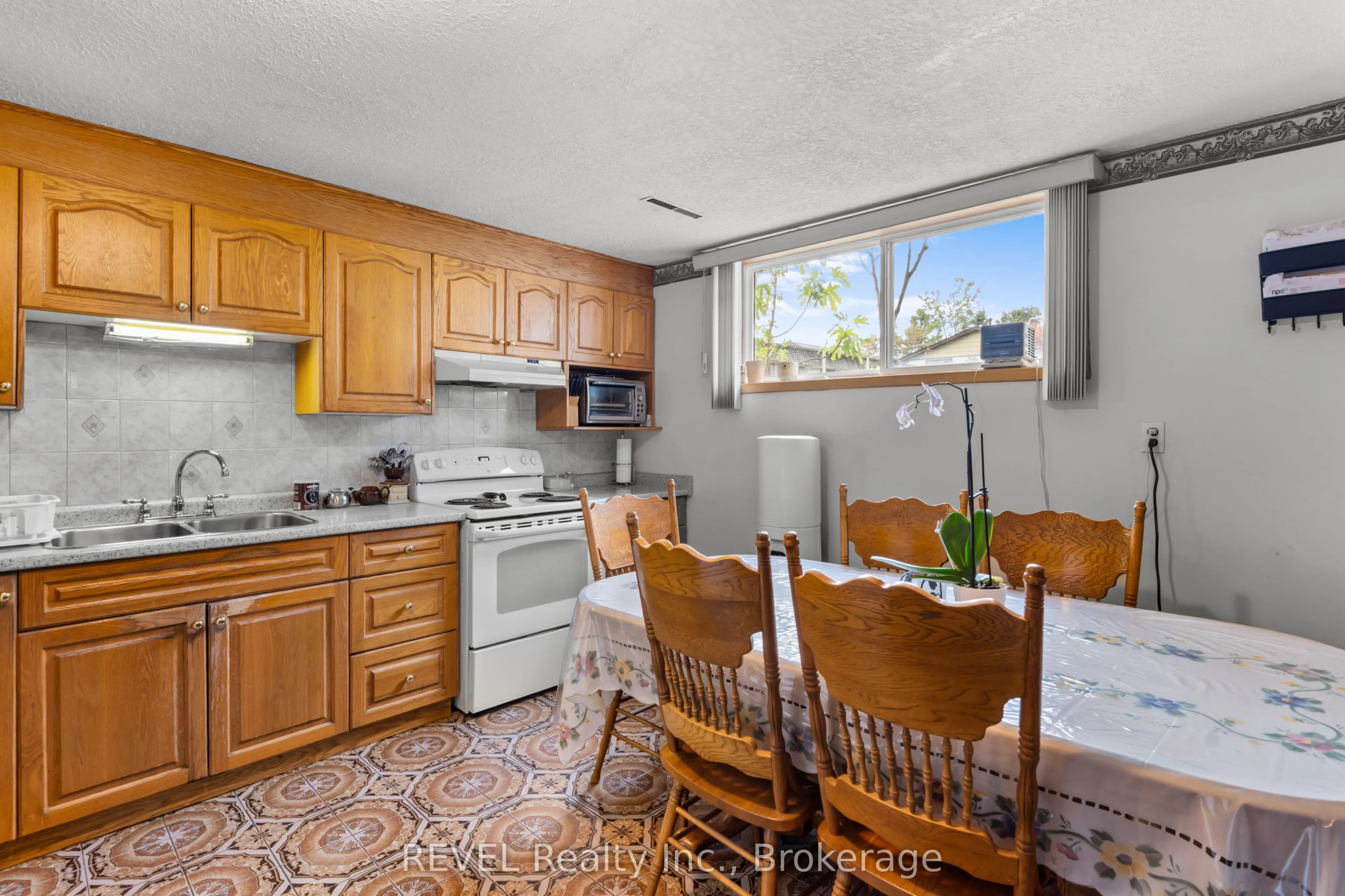 6256 Johnson Drive