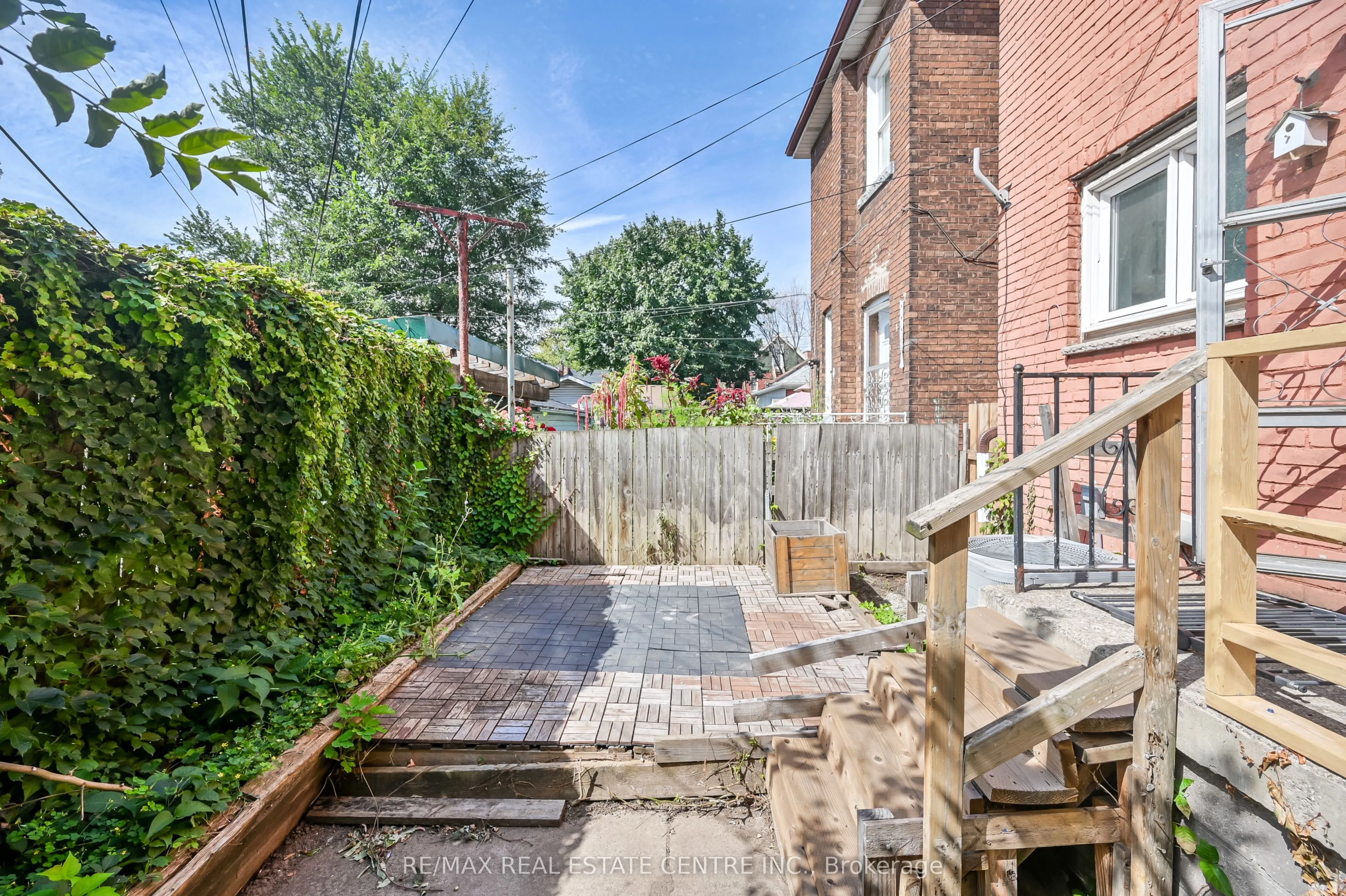 334 CANNON Street E