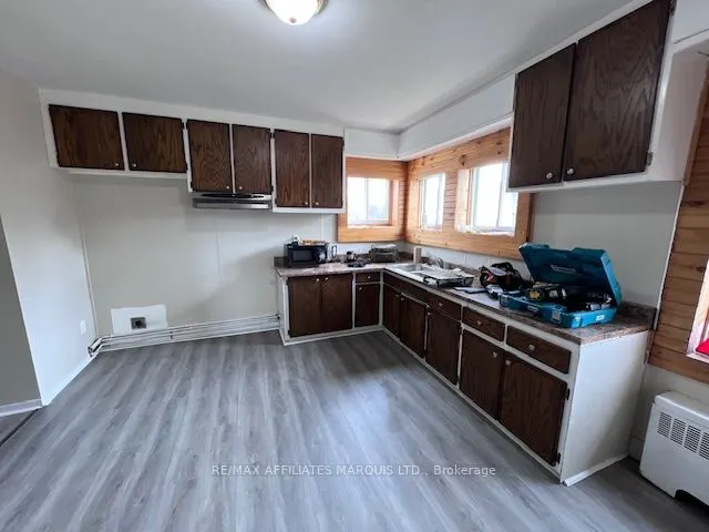 454 Eighth Street E