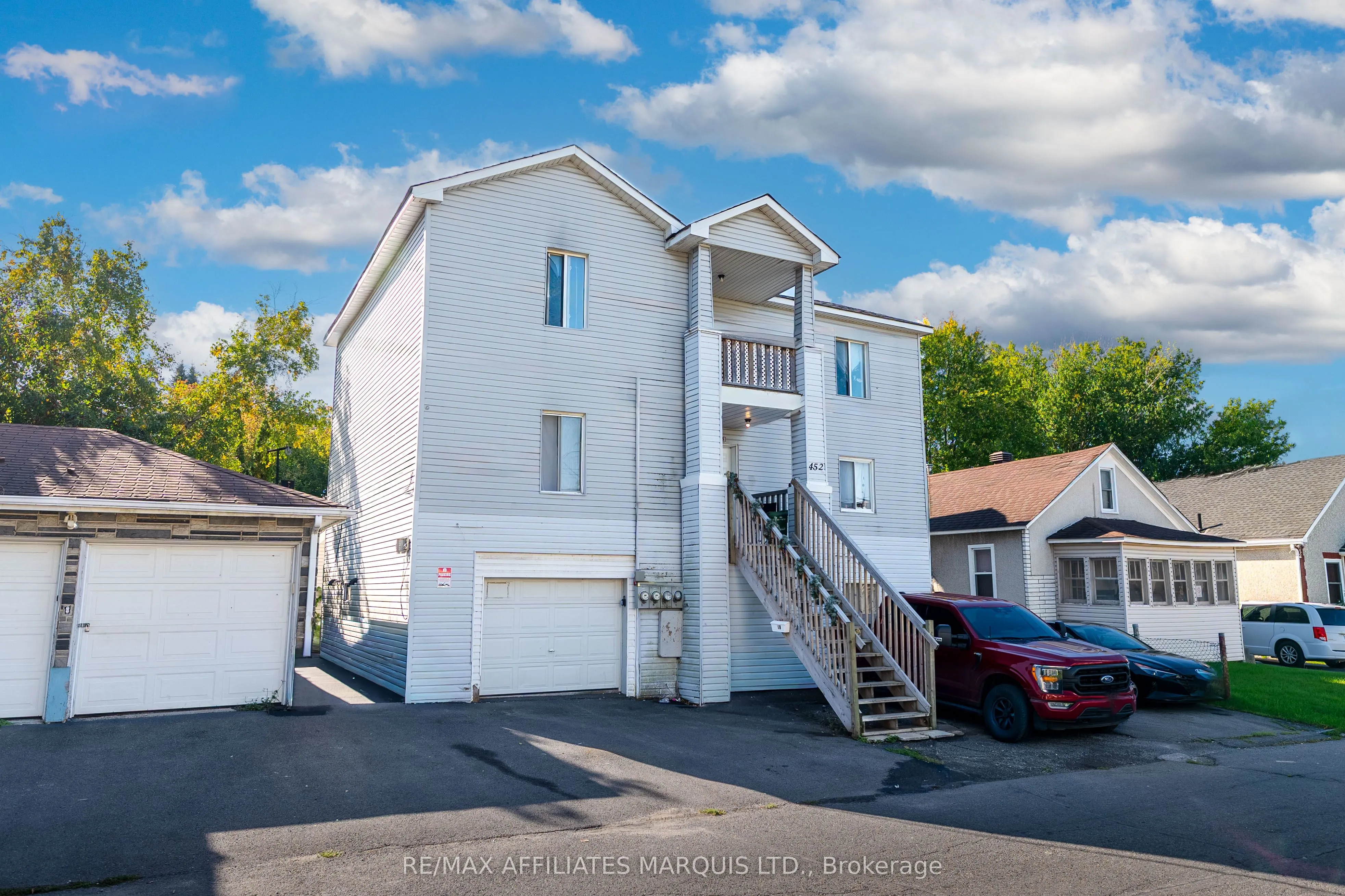 454 Eighth Street E
