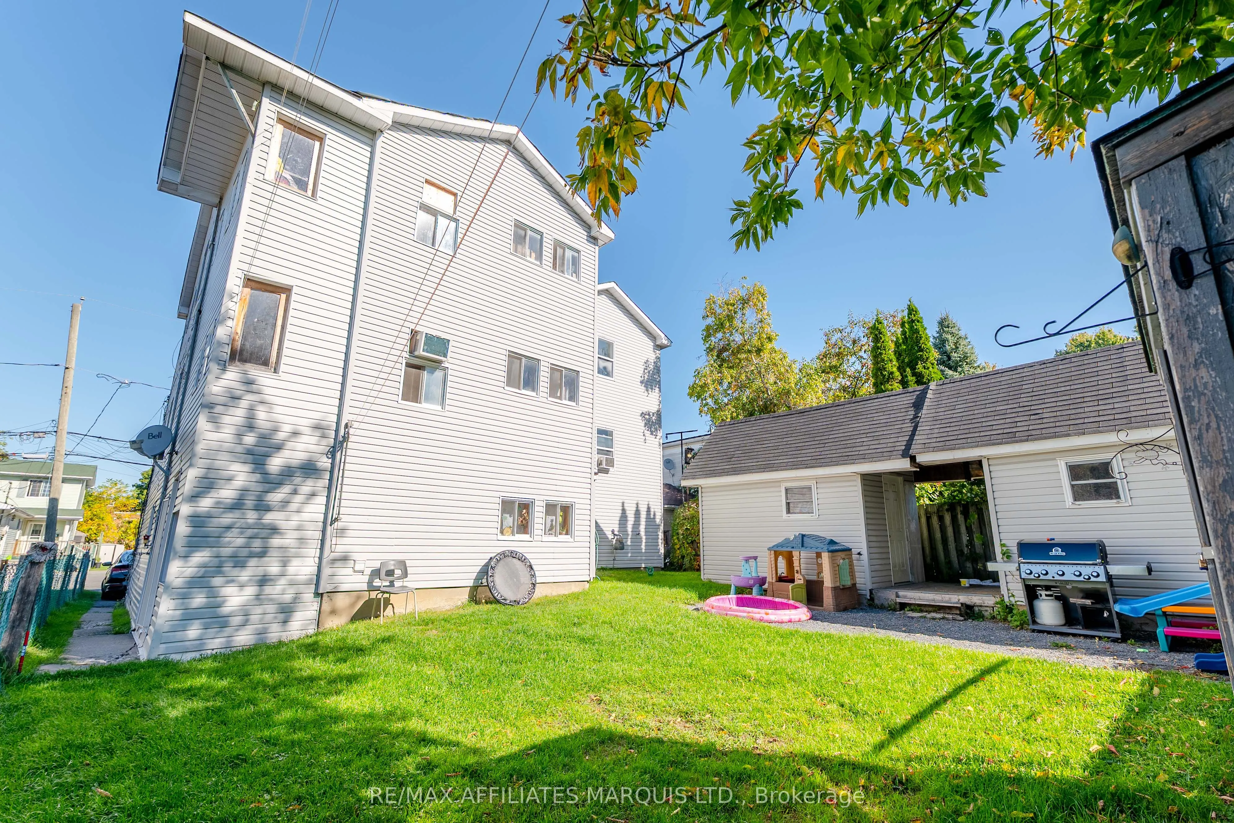 454 Eighth Street E