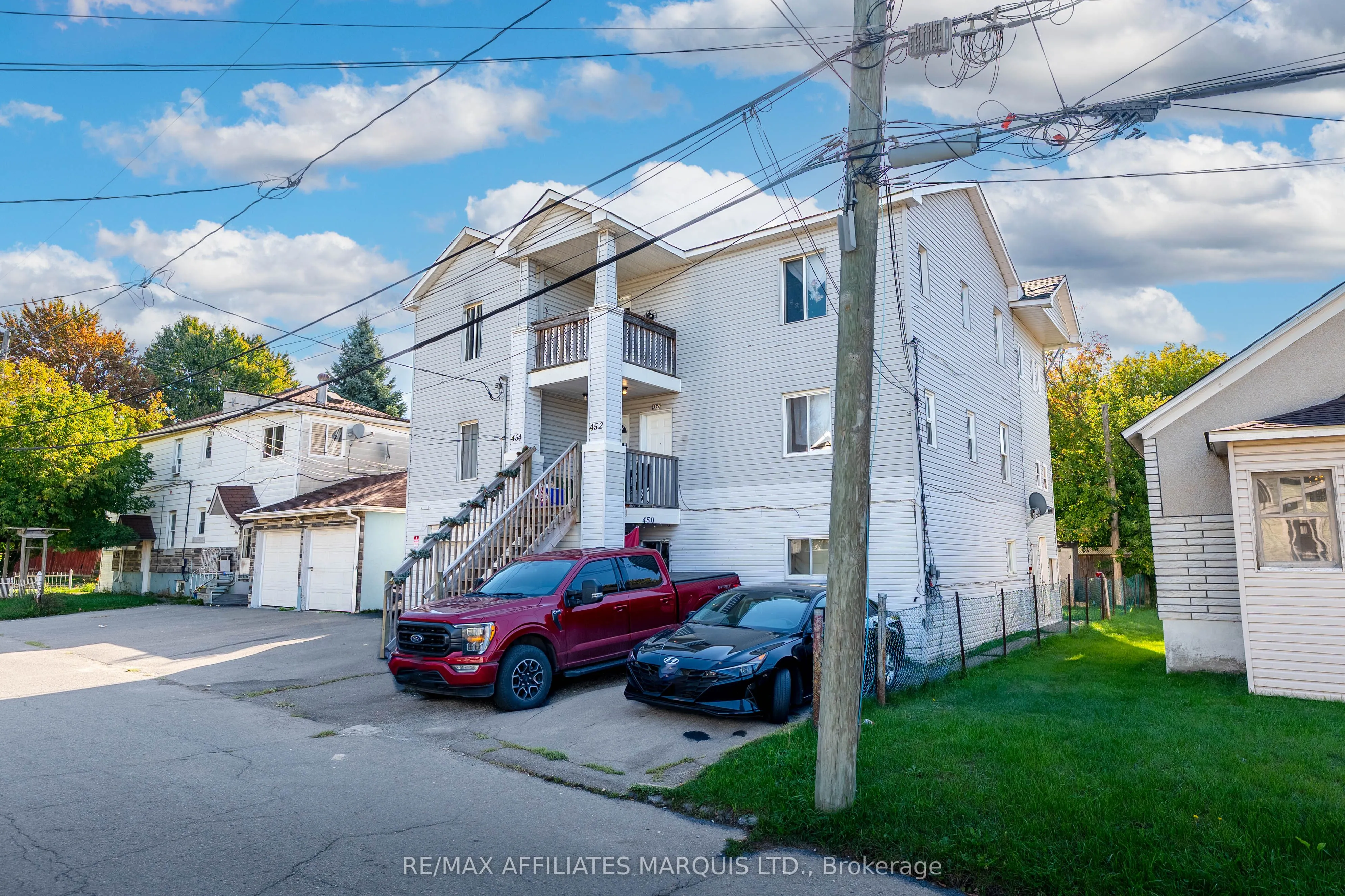 454 Eighth Street E