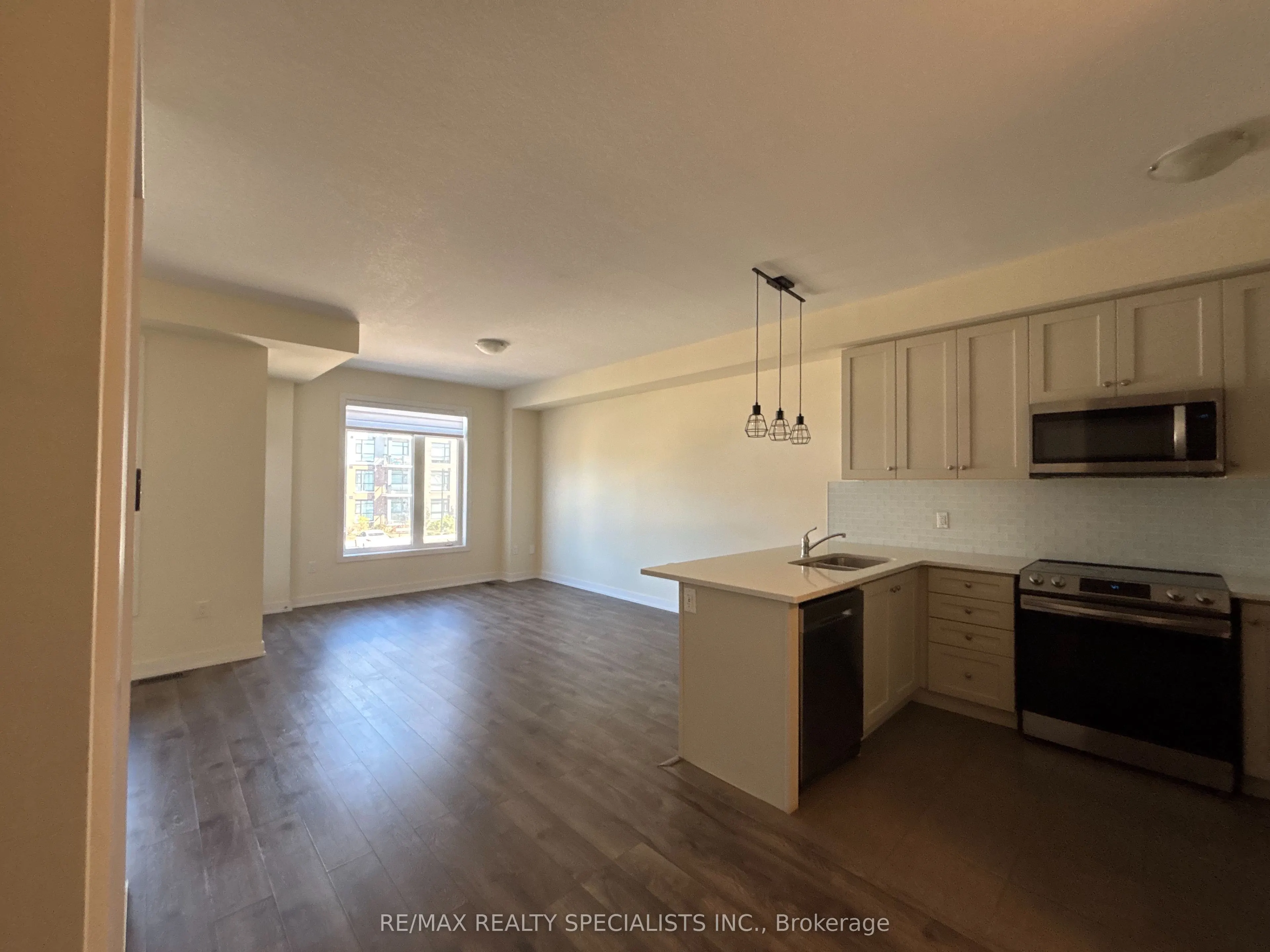 590 North Service Road, #135