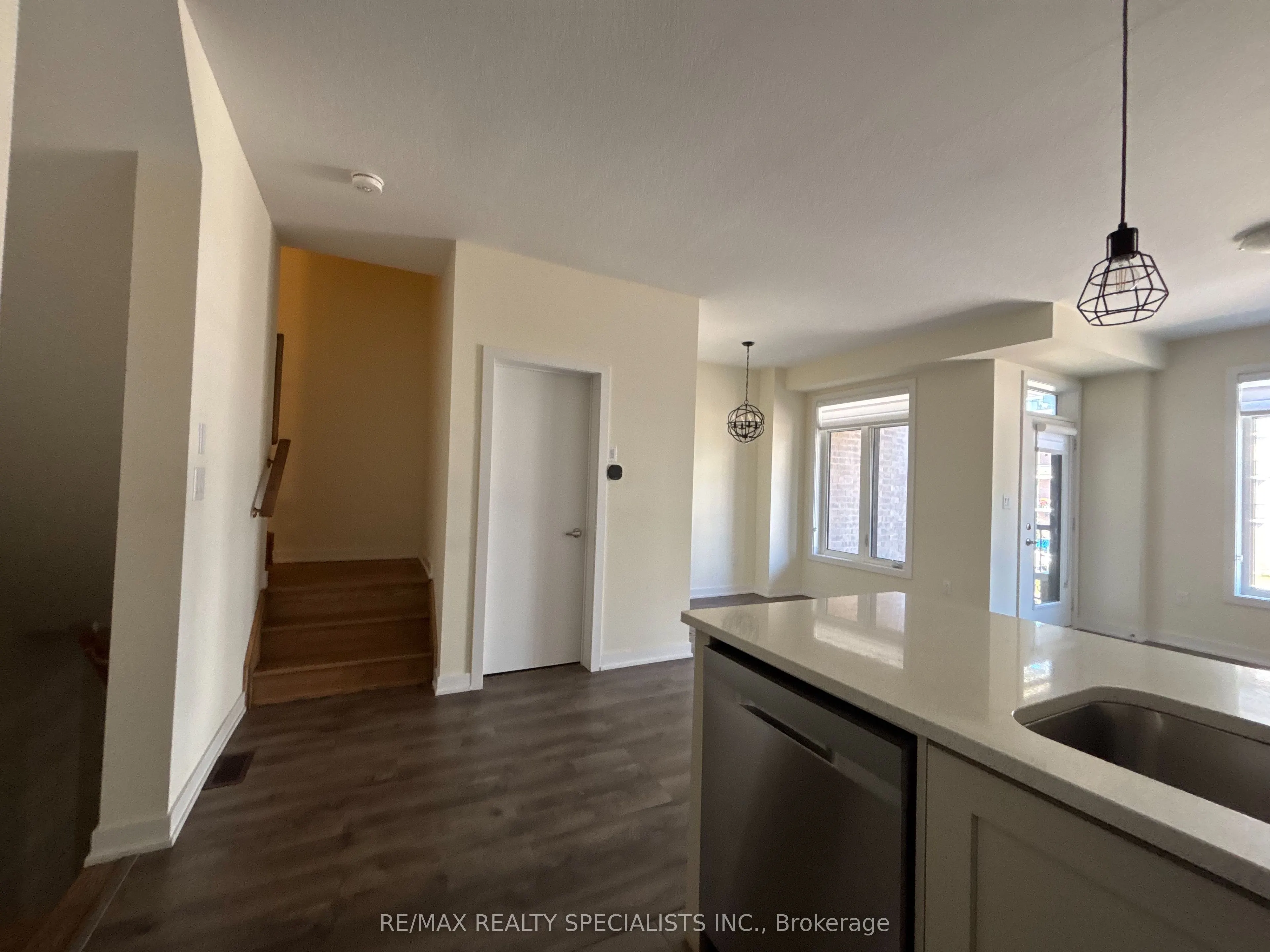590 North Service Road, #135