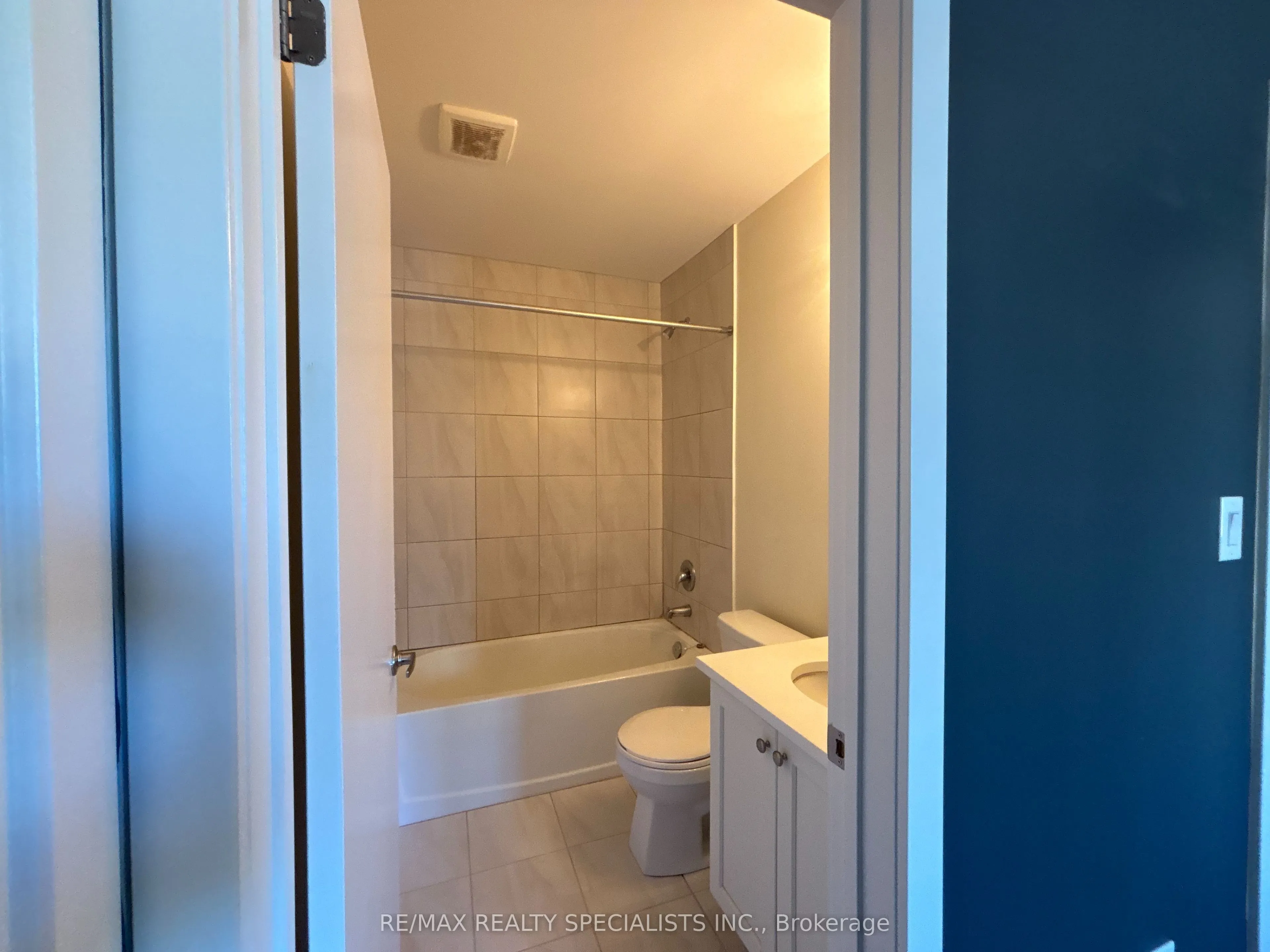 590 North Service Road, #135