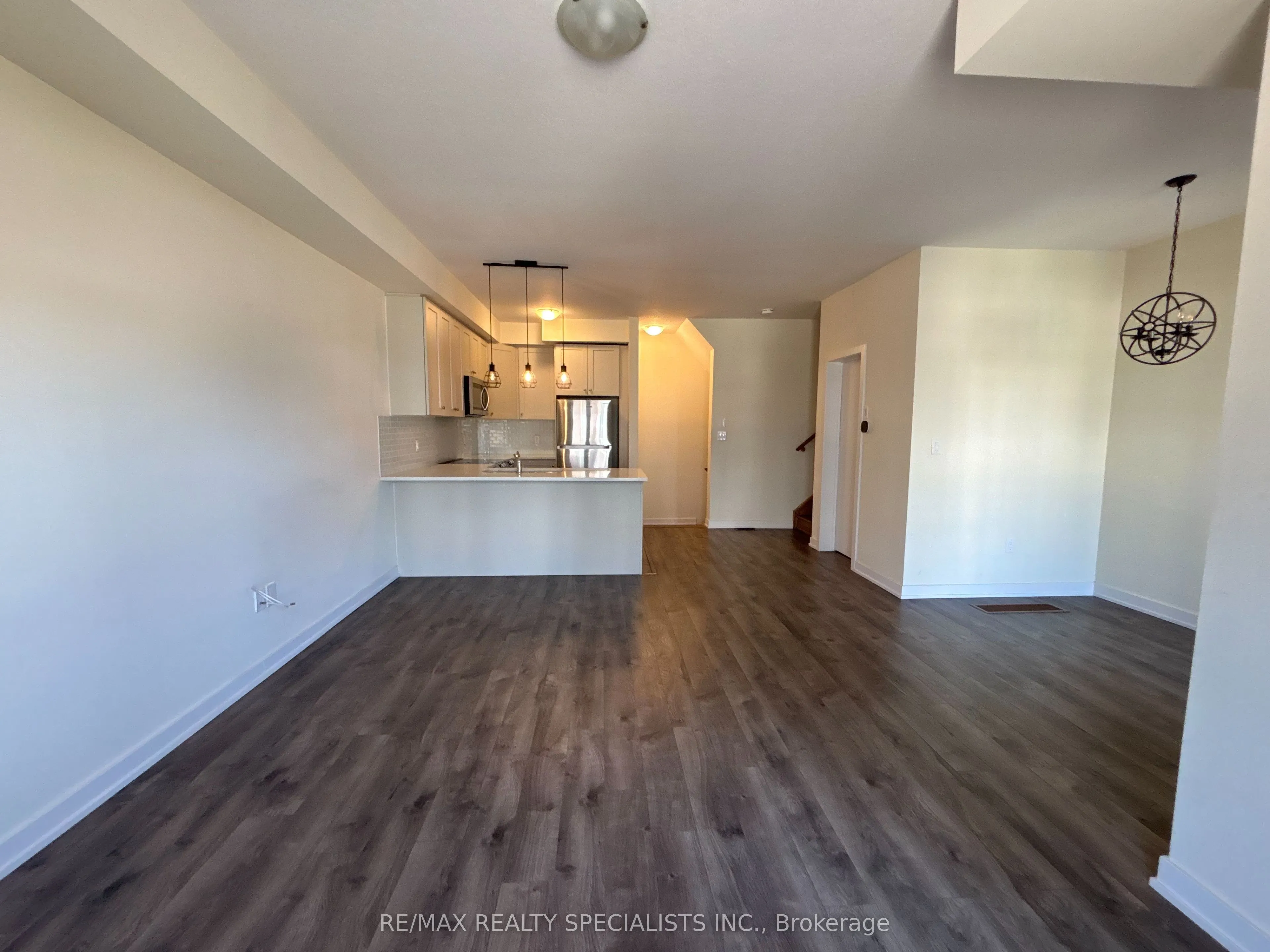 590 North Service Road, #135