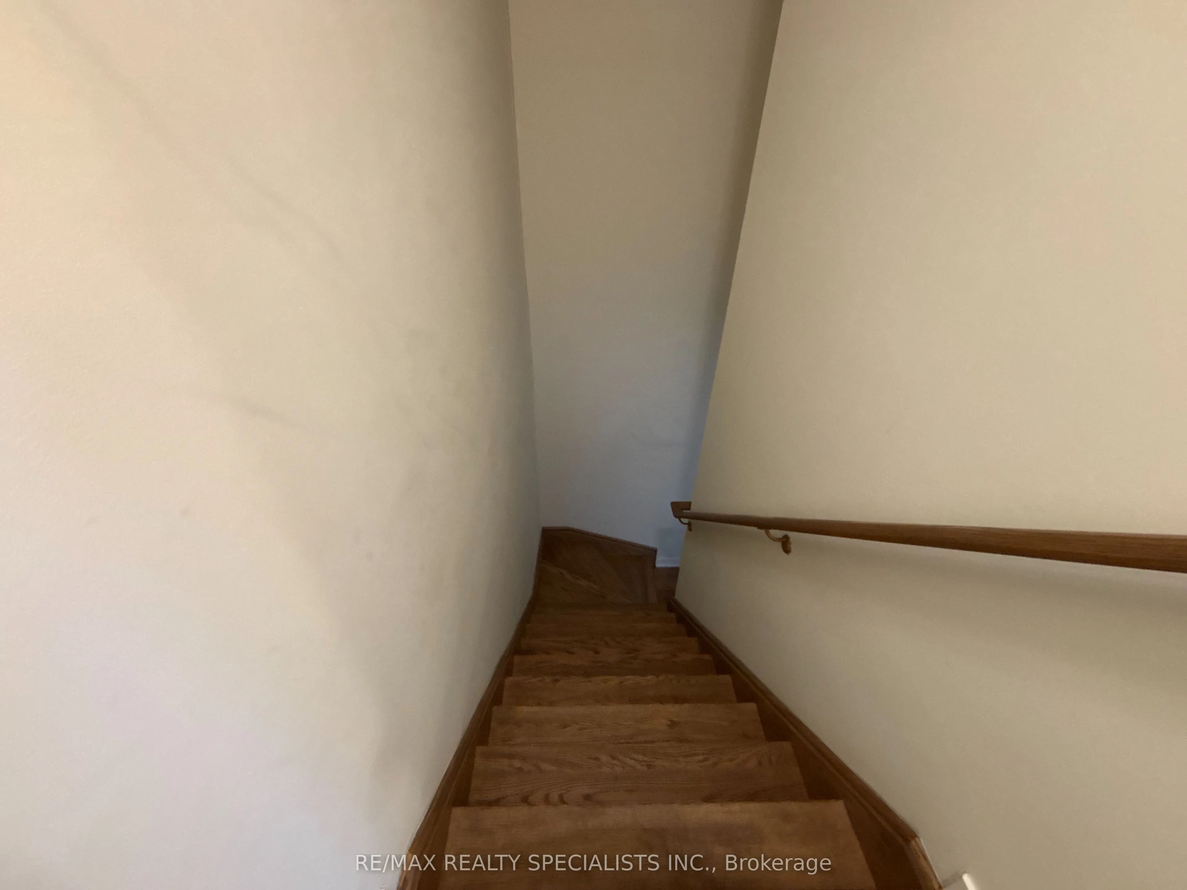 590 North Service Road, #135