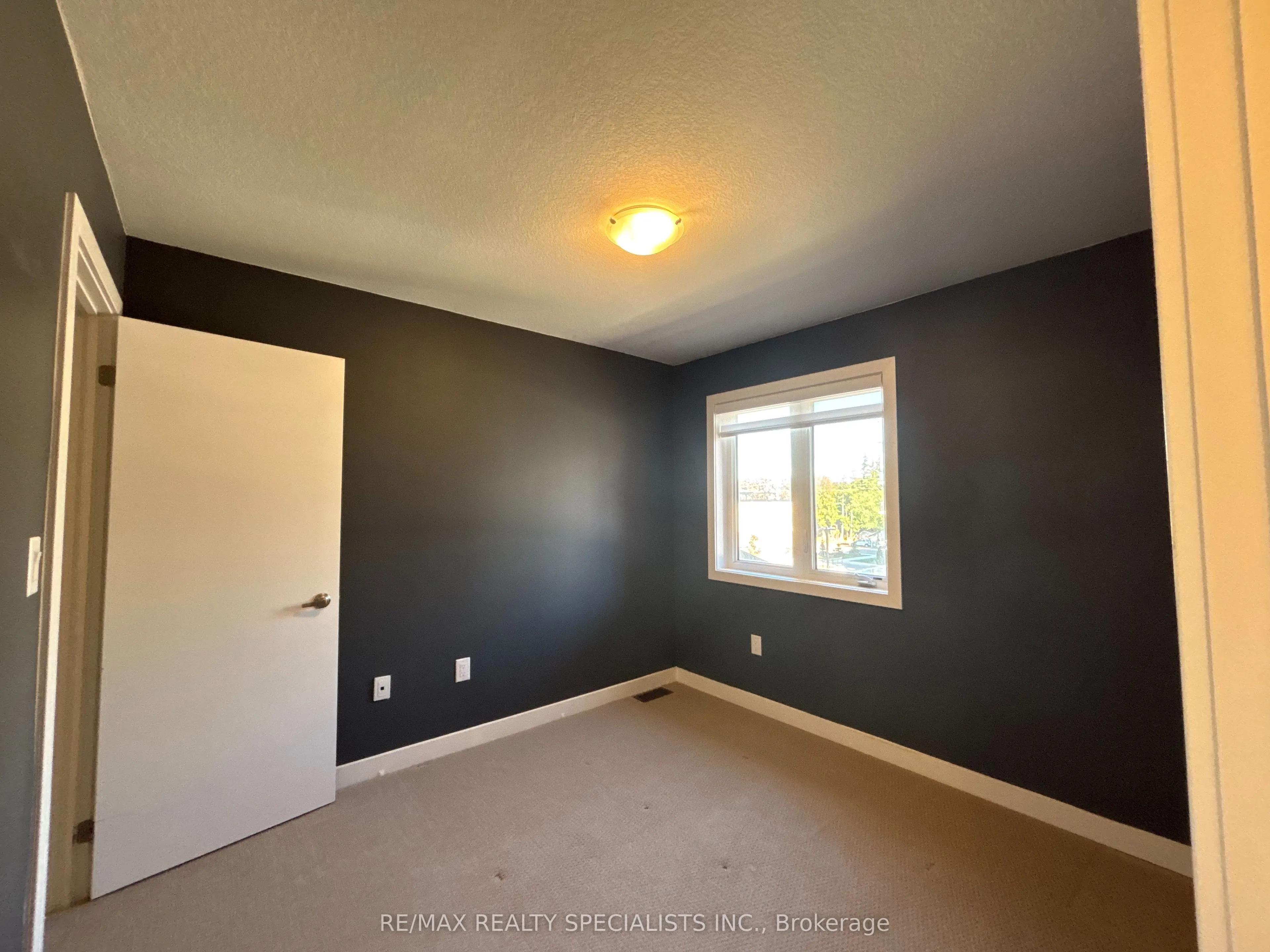 590 North Service Road, #135
