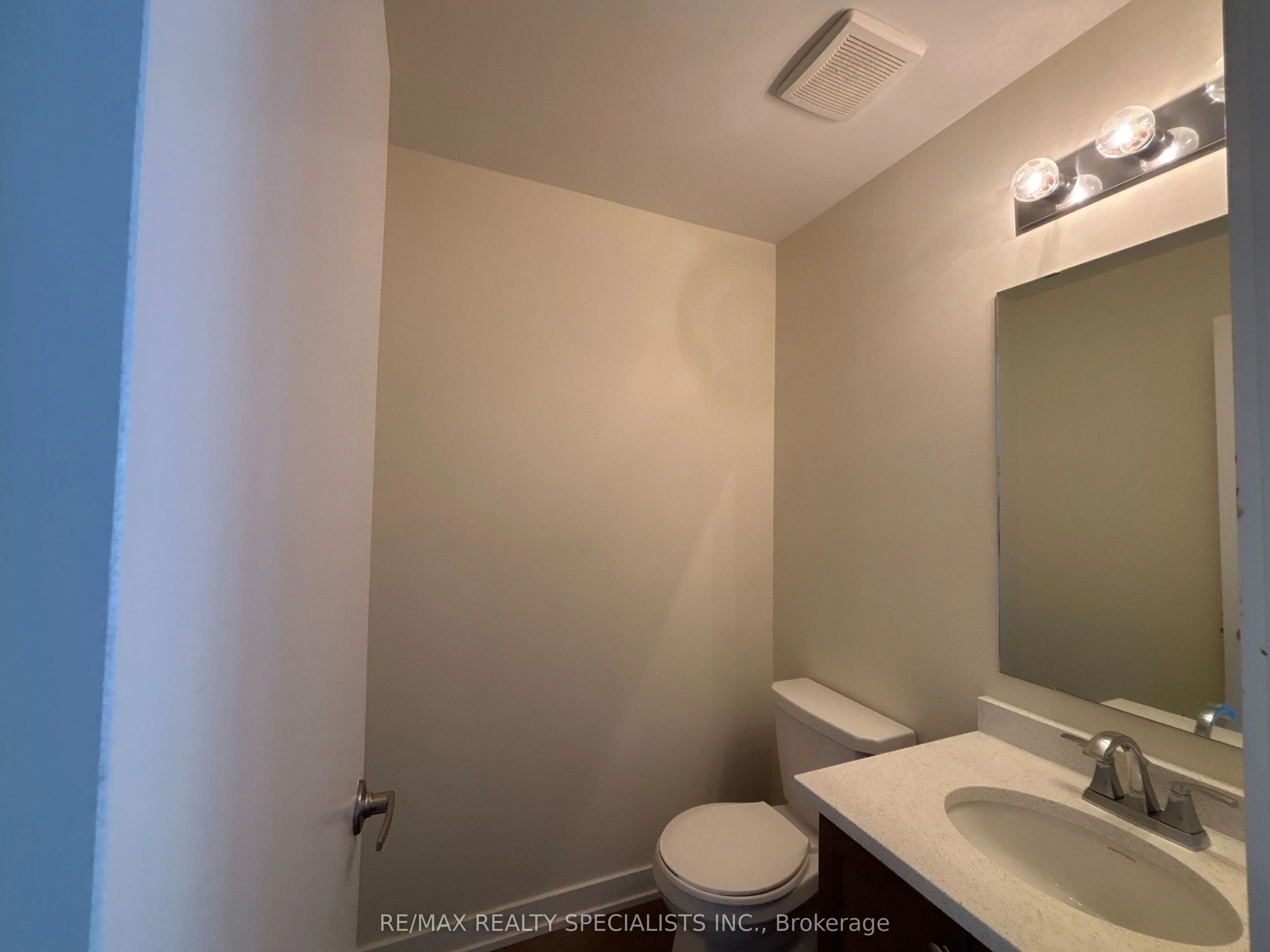 590 North Service Road, #135